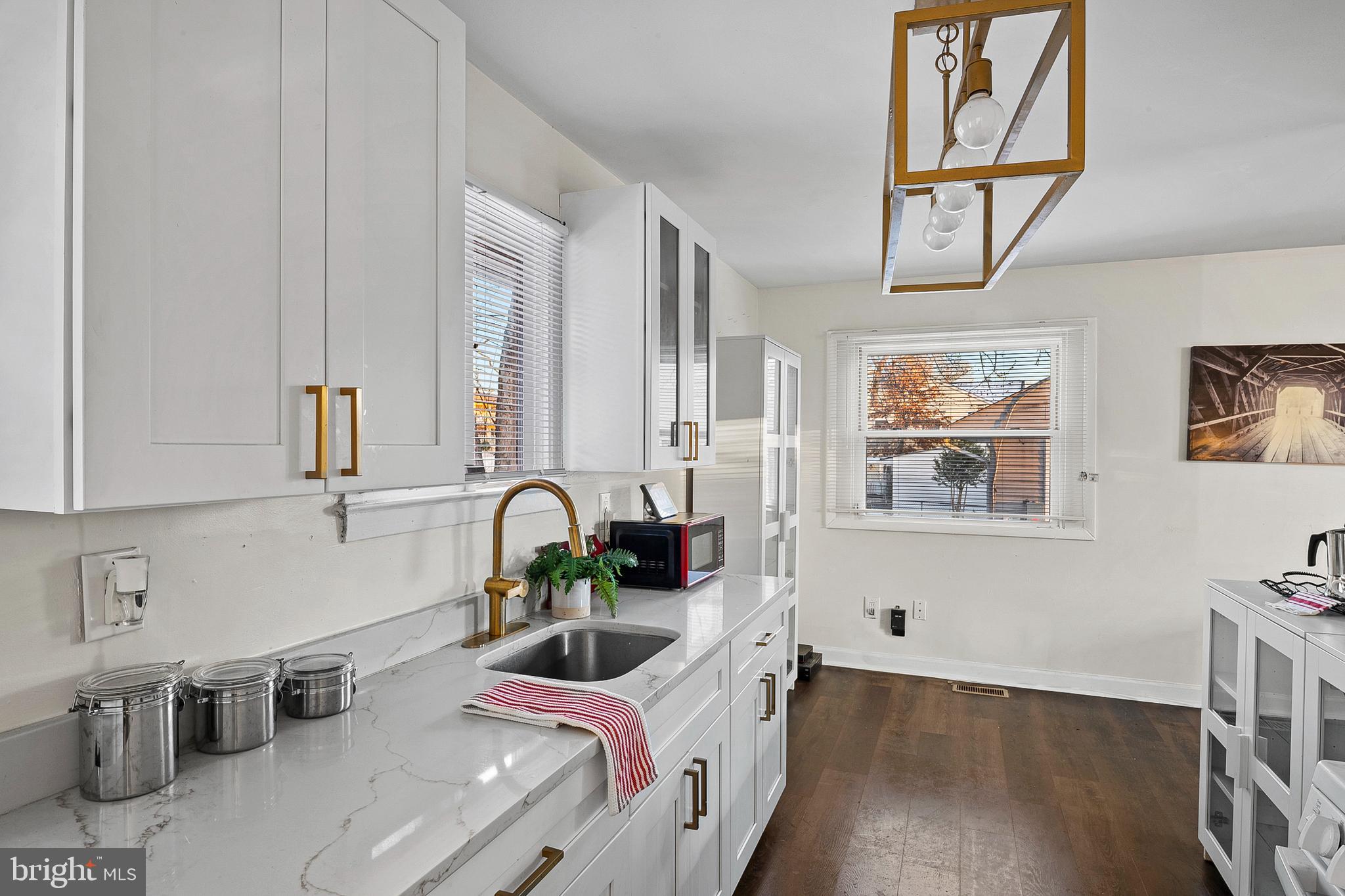 FAIRLAWN-LAUREL - Residential