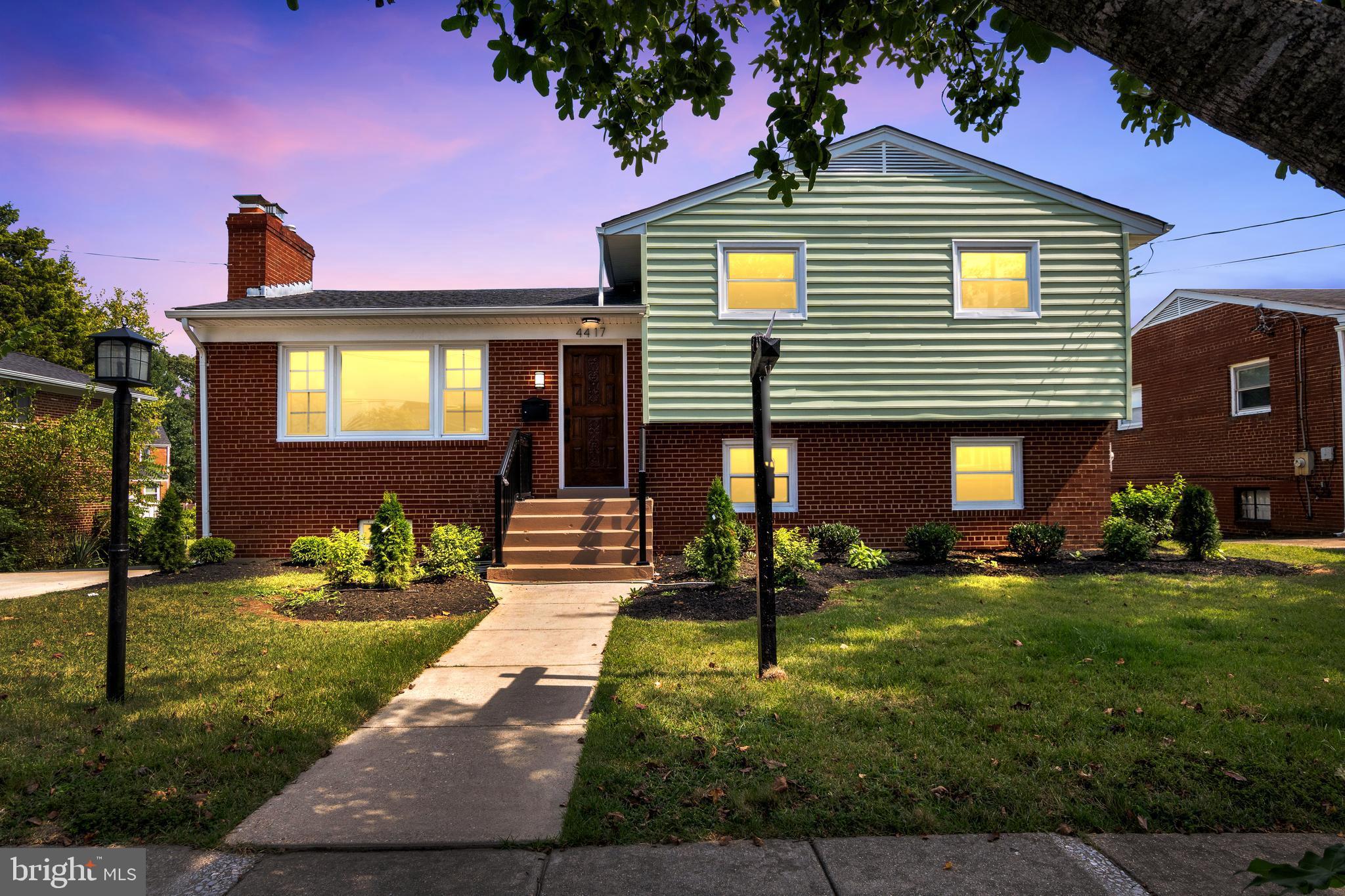 4417 20TH STREET NE