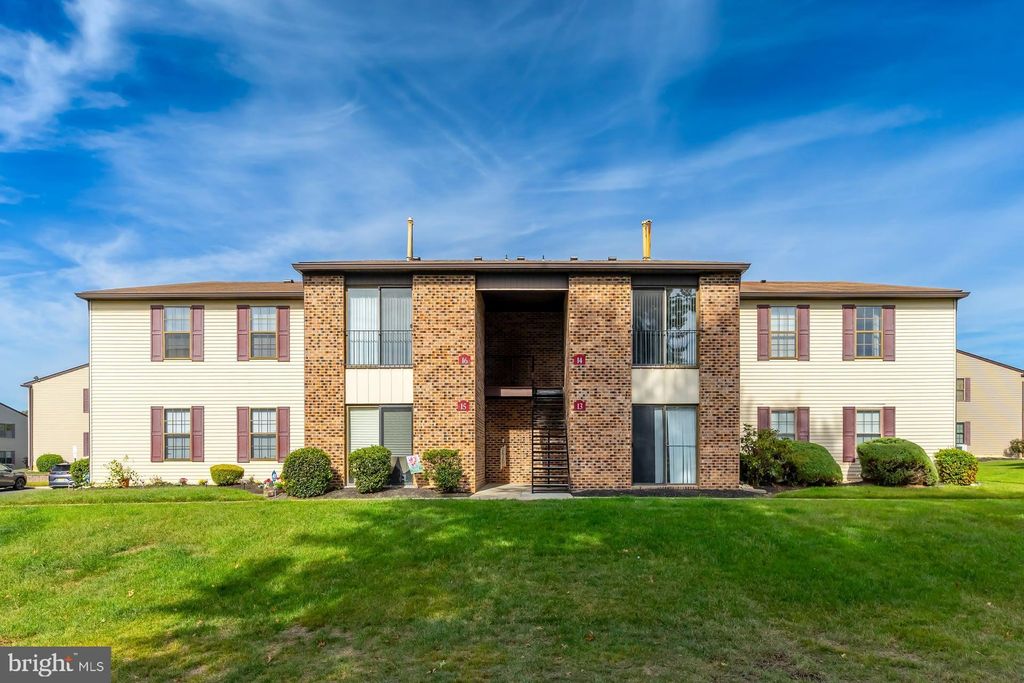 Photo of 16 Kent Place, SEWELL, NJ 08080 (MLS # NJGL2064866)