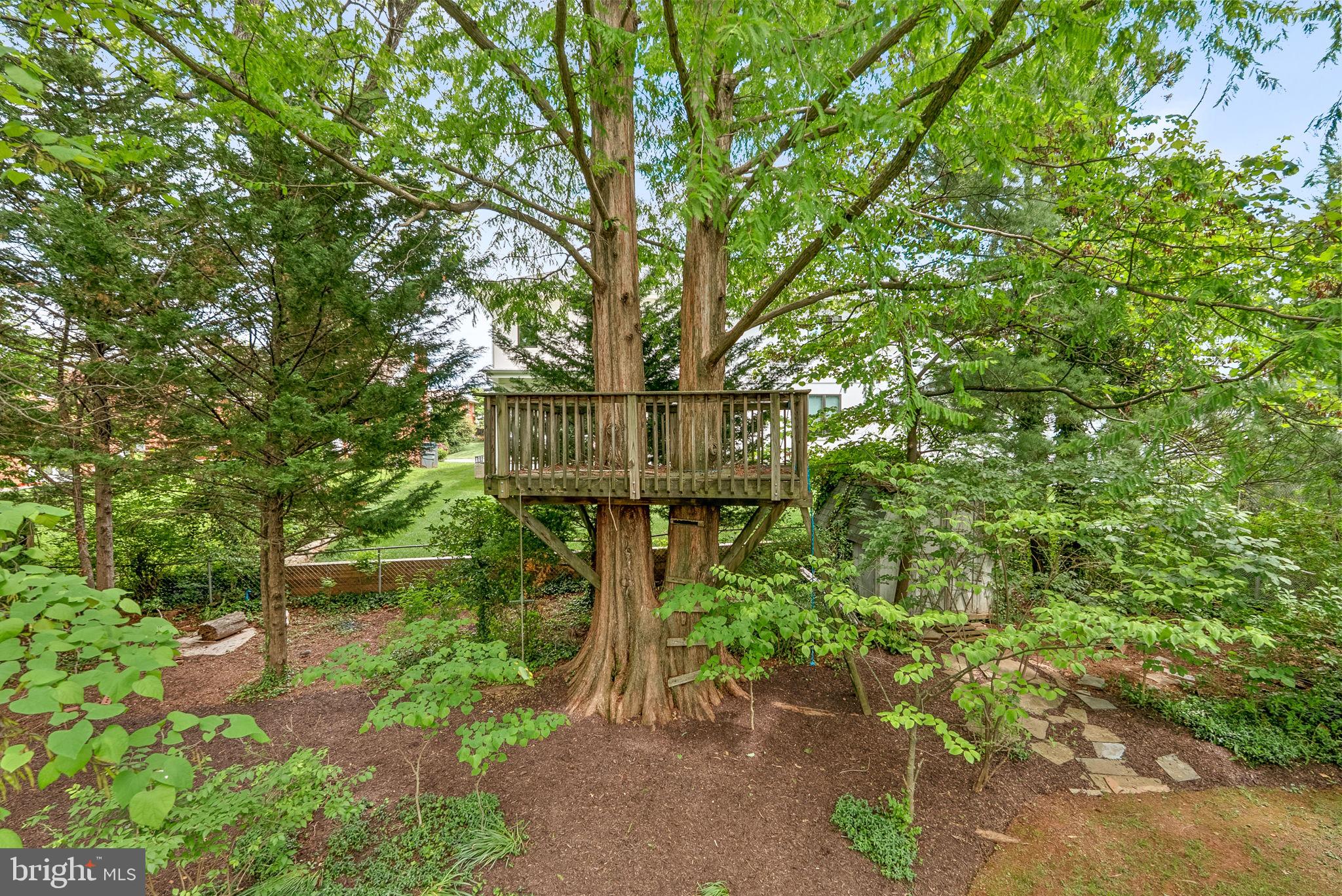 8707 RIDGE ROAD