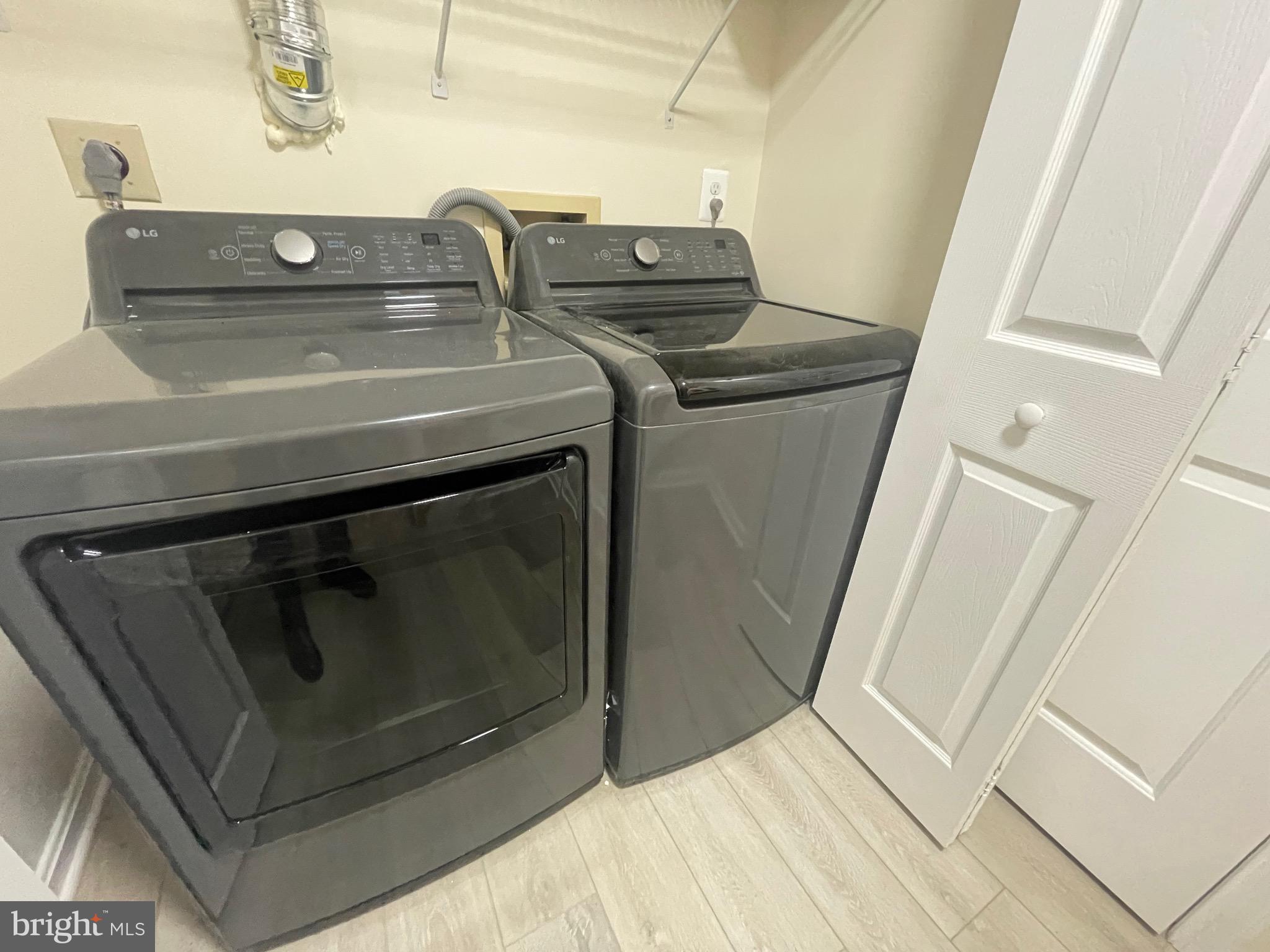 WESTBURY OAKS - Residential Lease