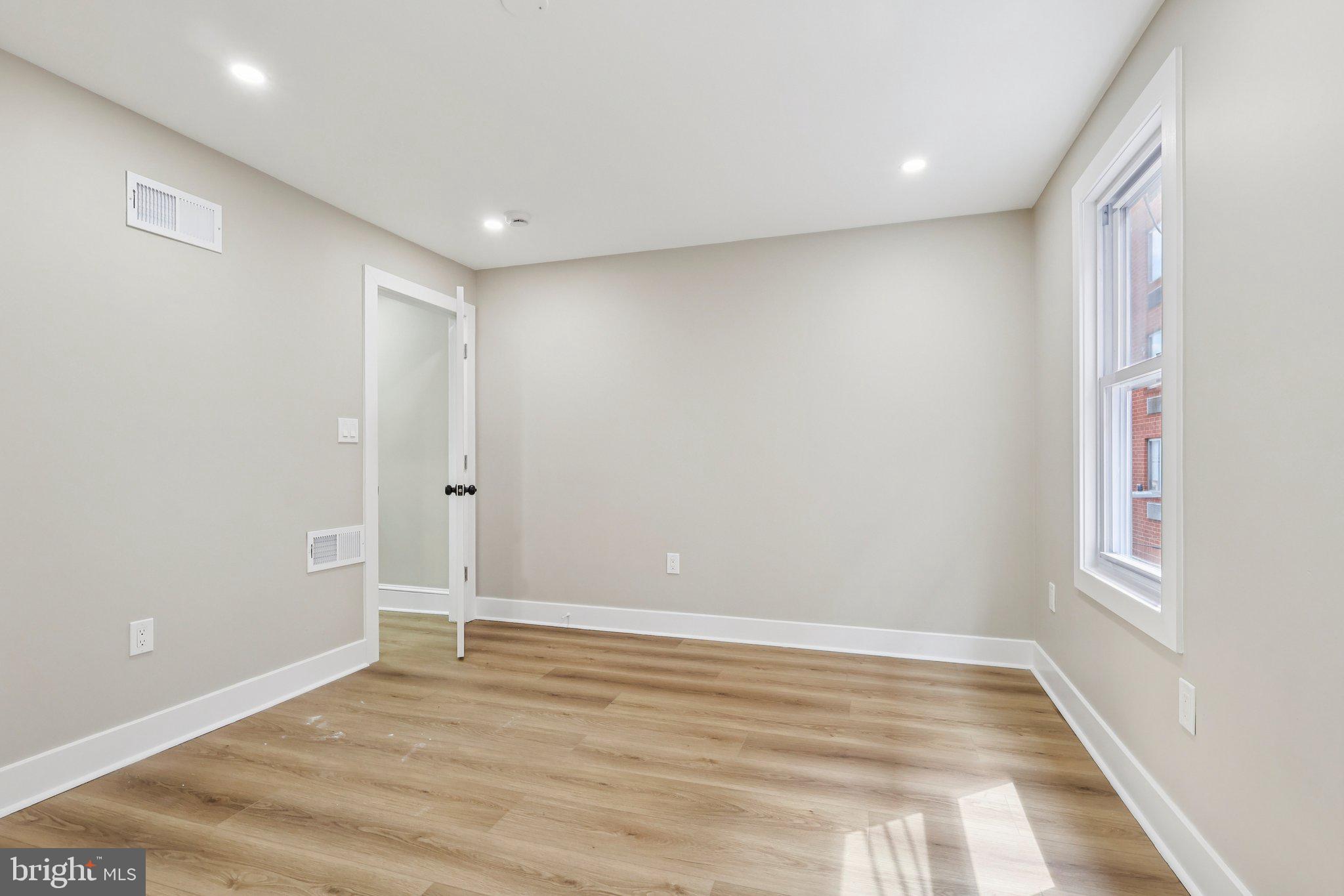 WHITMAN - Residential