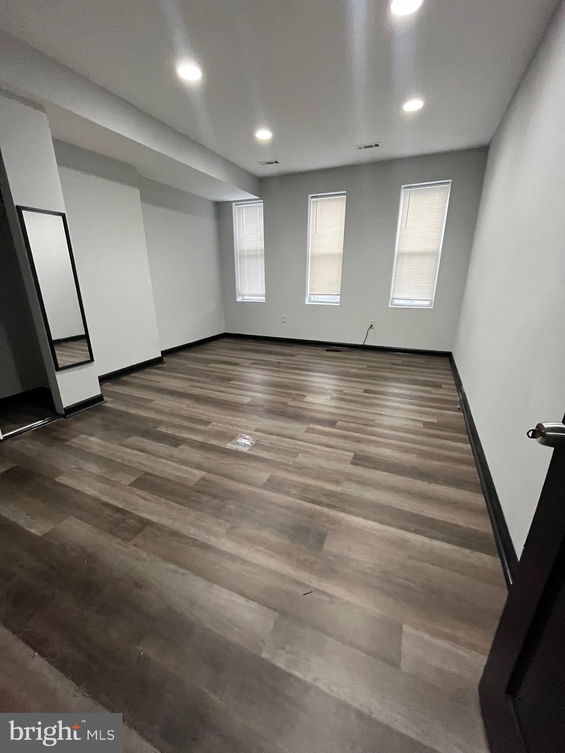HARLEM PARK - Residential Lease