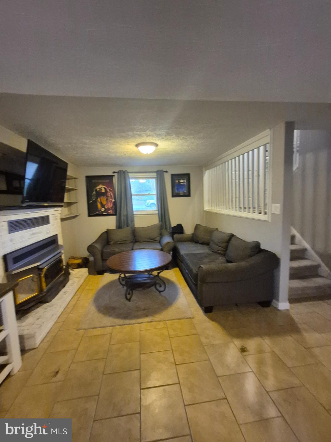 BEVERLY ESTATES - Residential