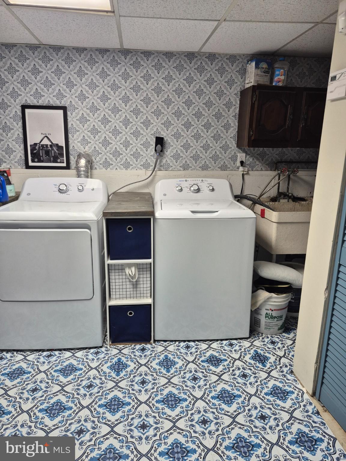 BEVERLY ESTATES - Residential