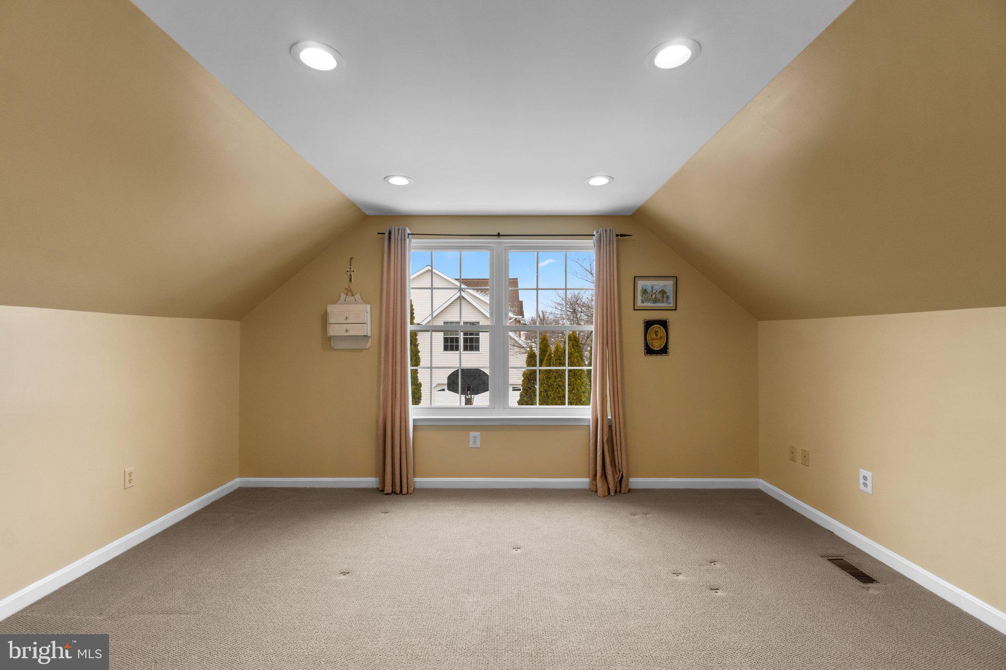 DIAMOND HILLS - Residential