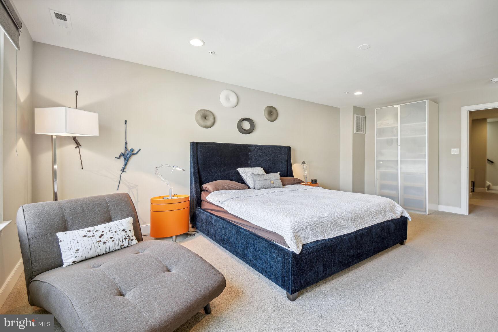 CROWN FARM - Residential