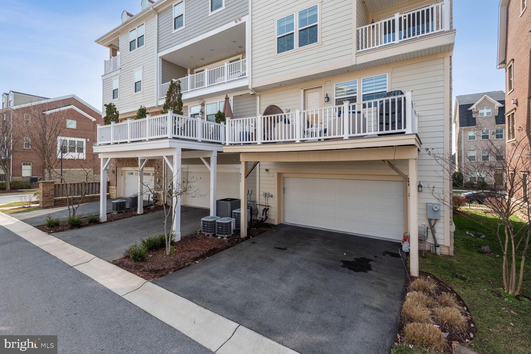 CROWN FARM - Residential