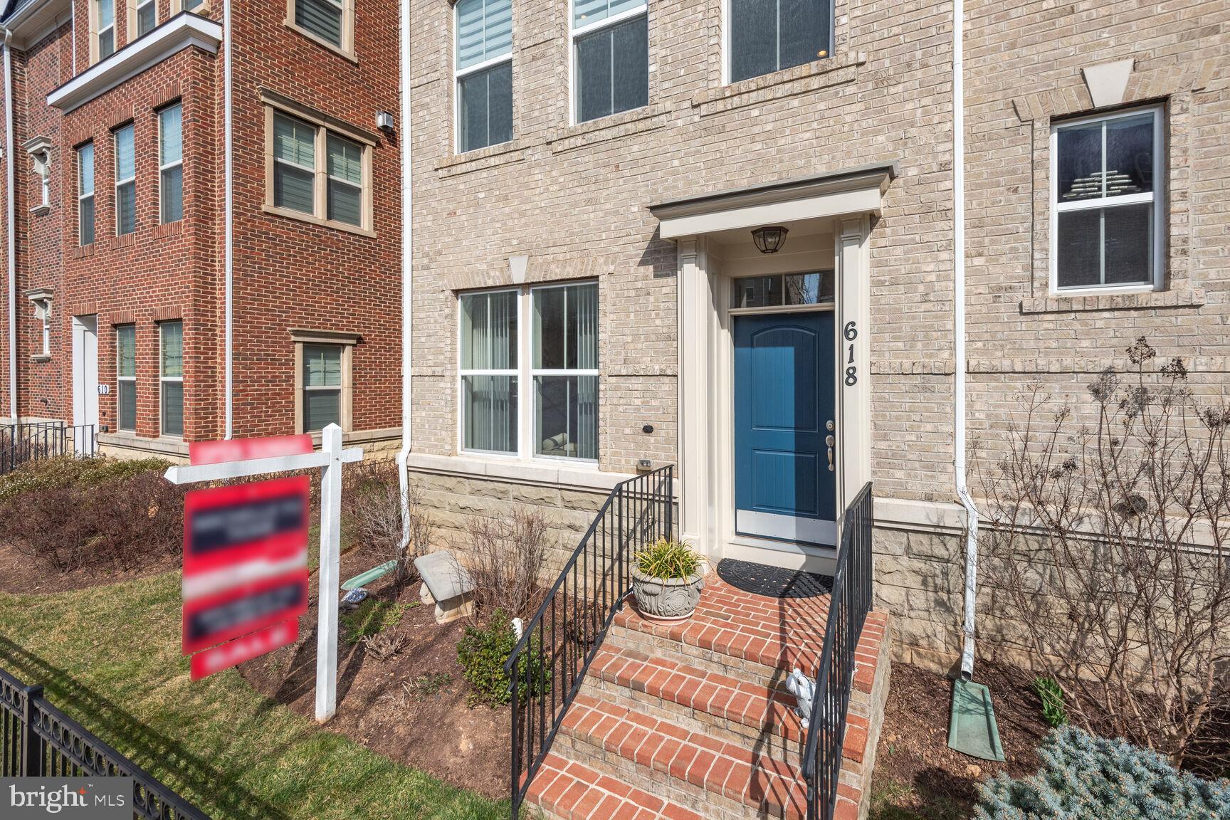 CROWN FARM - Residential