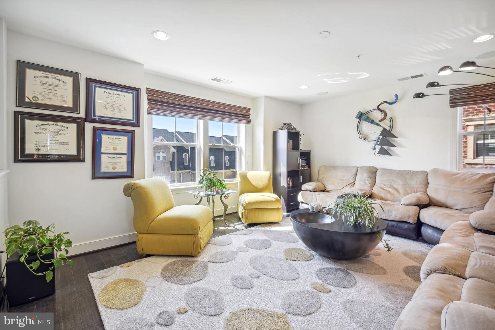 CROWN FARM - Residential