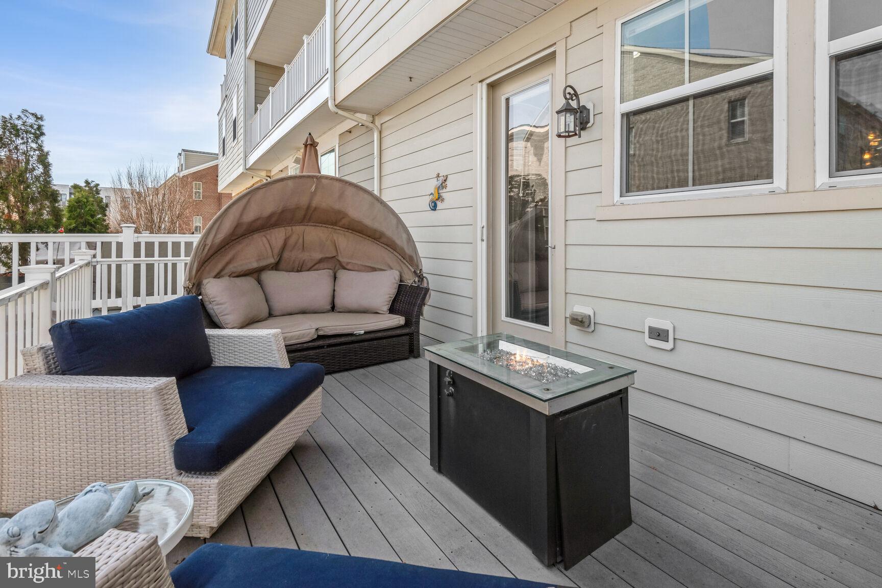 CROWN FARM - Residential