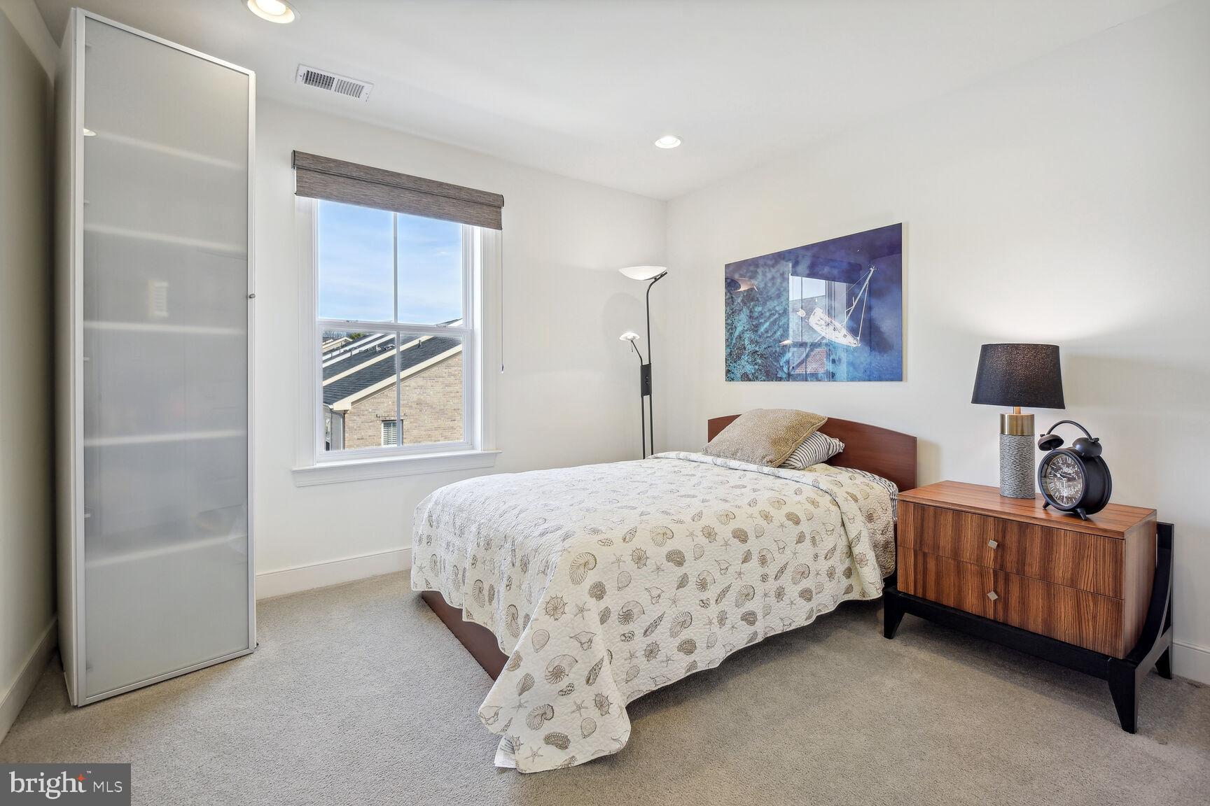 CROWN FARM - Residential