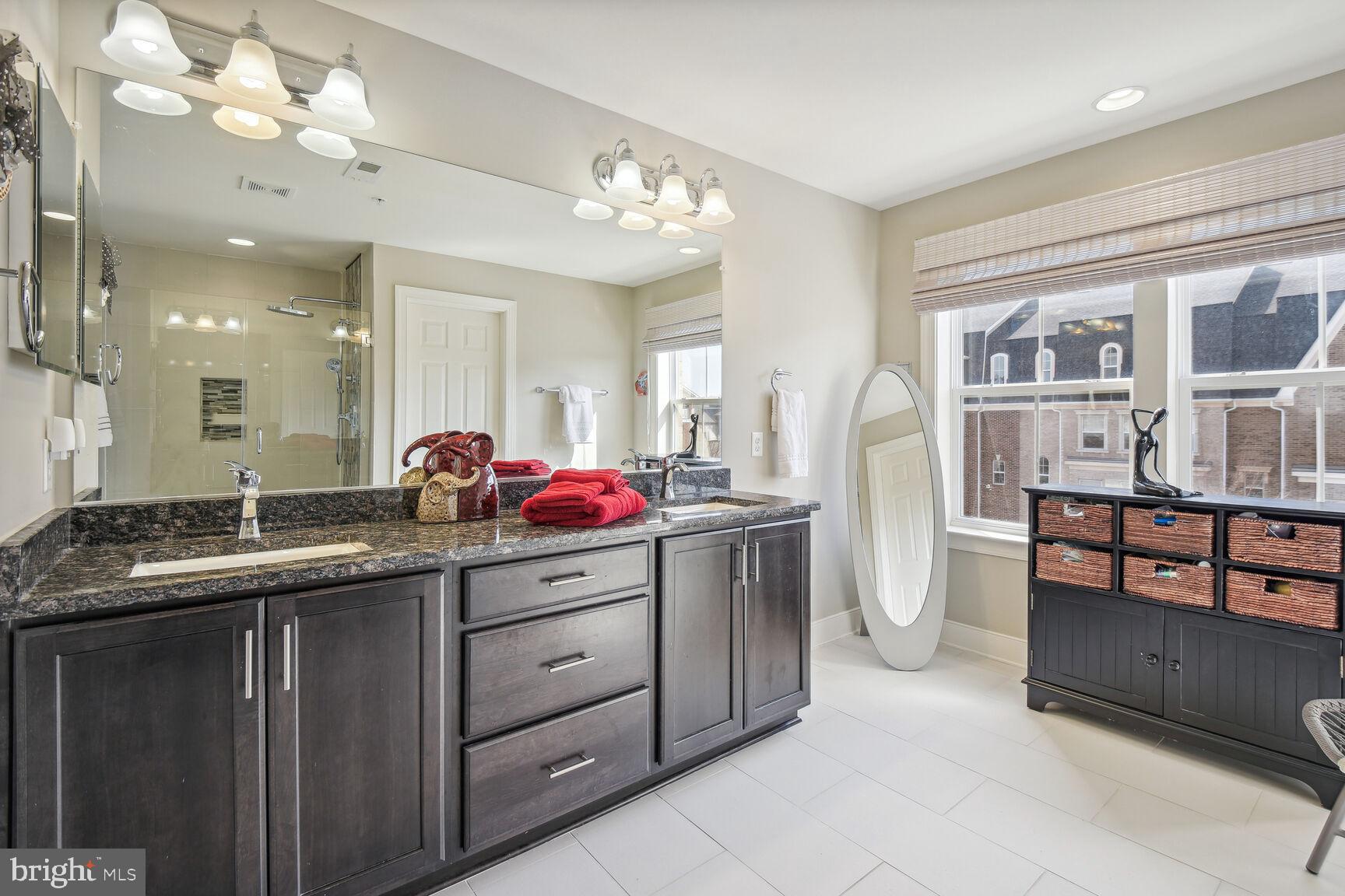 CROWN FARM - Residential