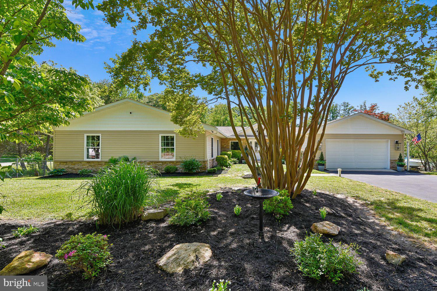 GREEN GABLES - Residential