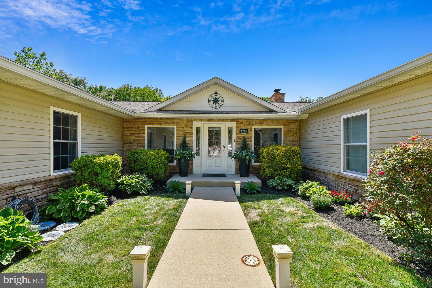 GREEN GABLES - Residential