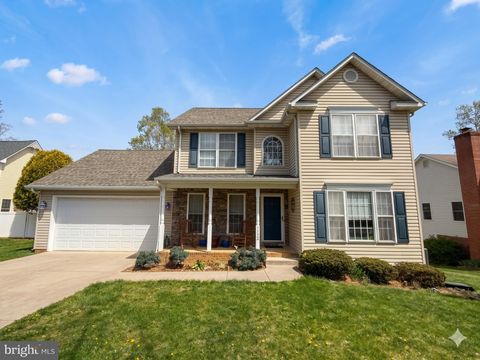 Photo of 1132 Happy Ridge Drive, FRONT ROYAL, VA 22630 (MLS # VAWR2014130)