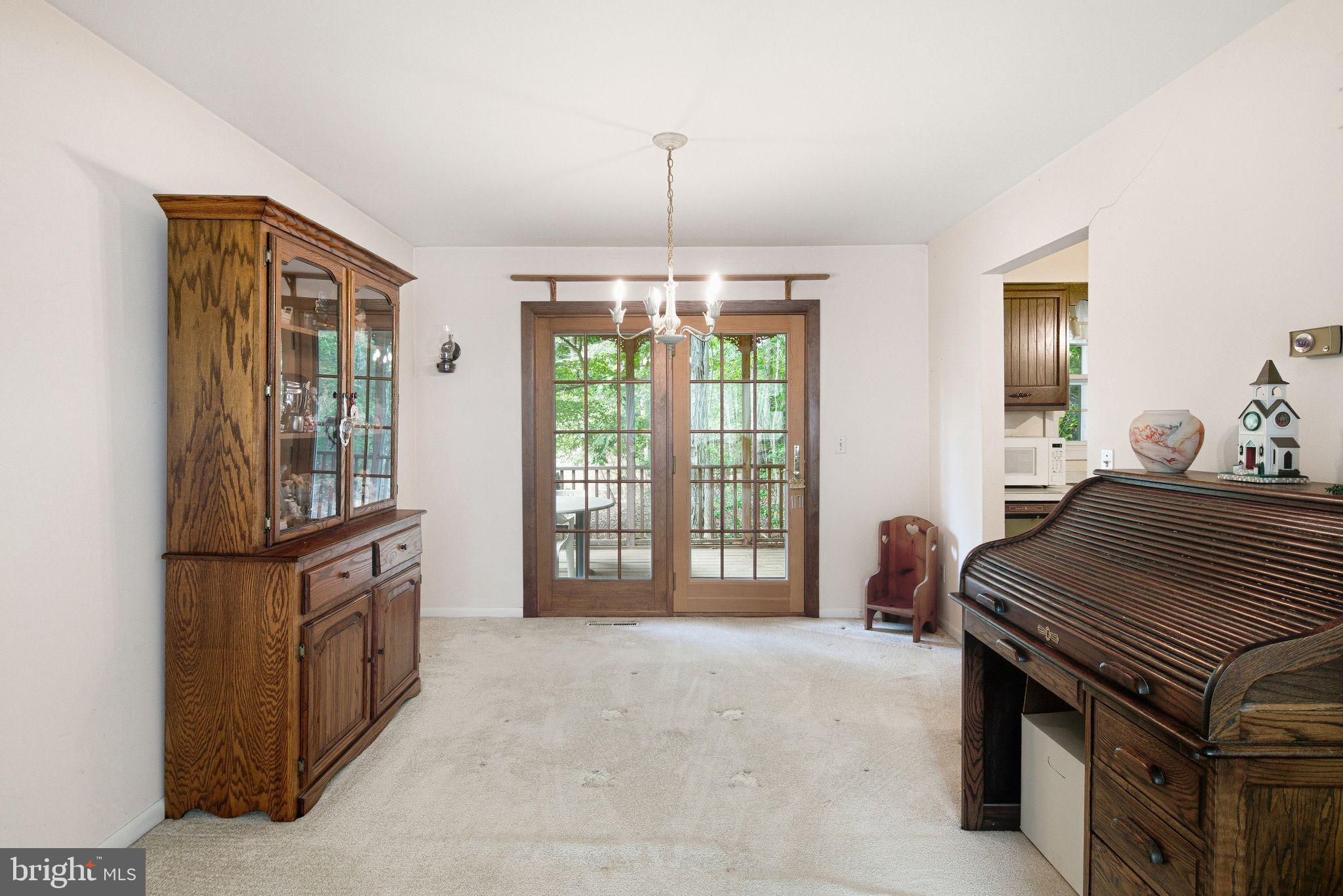 26 COLONIAL CIRCLE