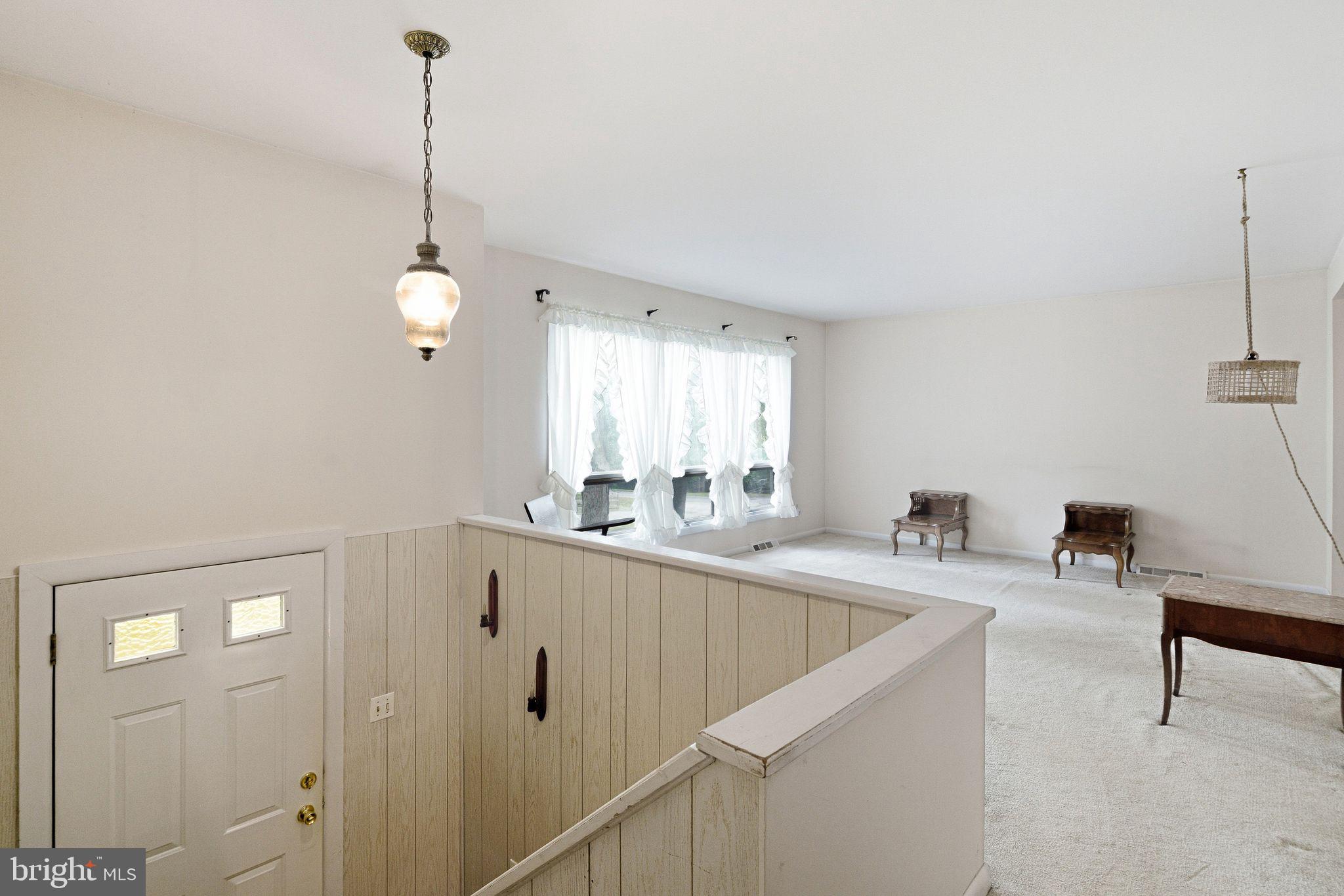 26 COLONIAL CIRCLE