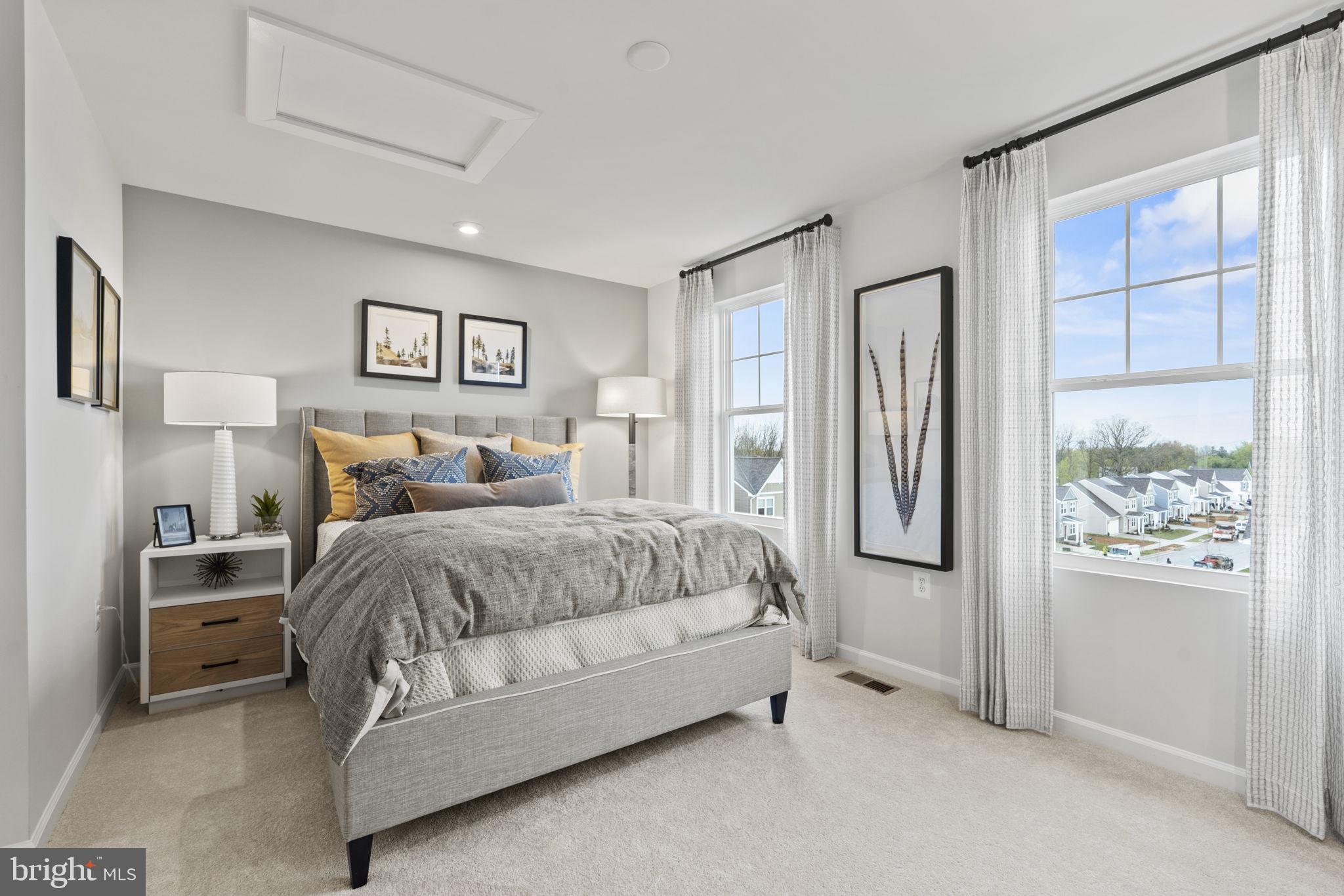 PRESIDENTS POINTE - Residential