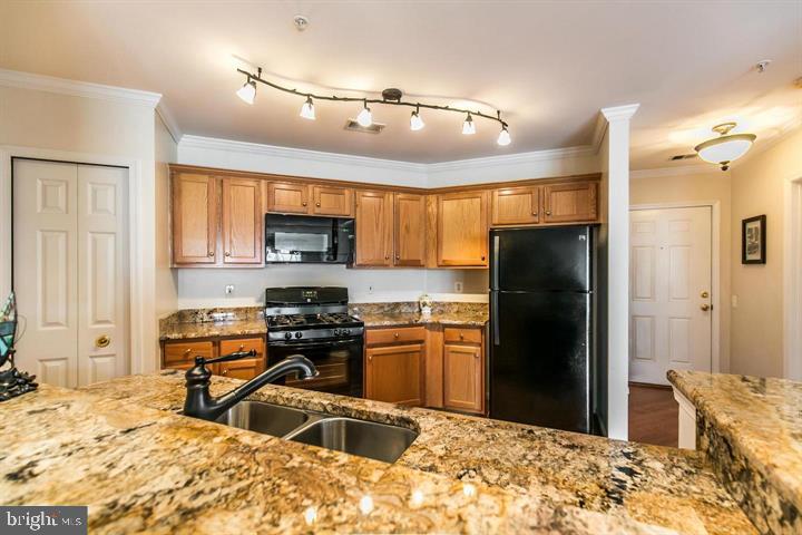 DOMINION STATION - Residential Lease