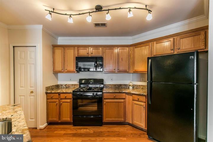 DOMINION STATION - Residential Lease