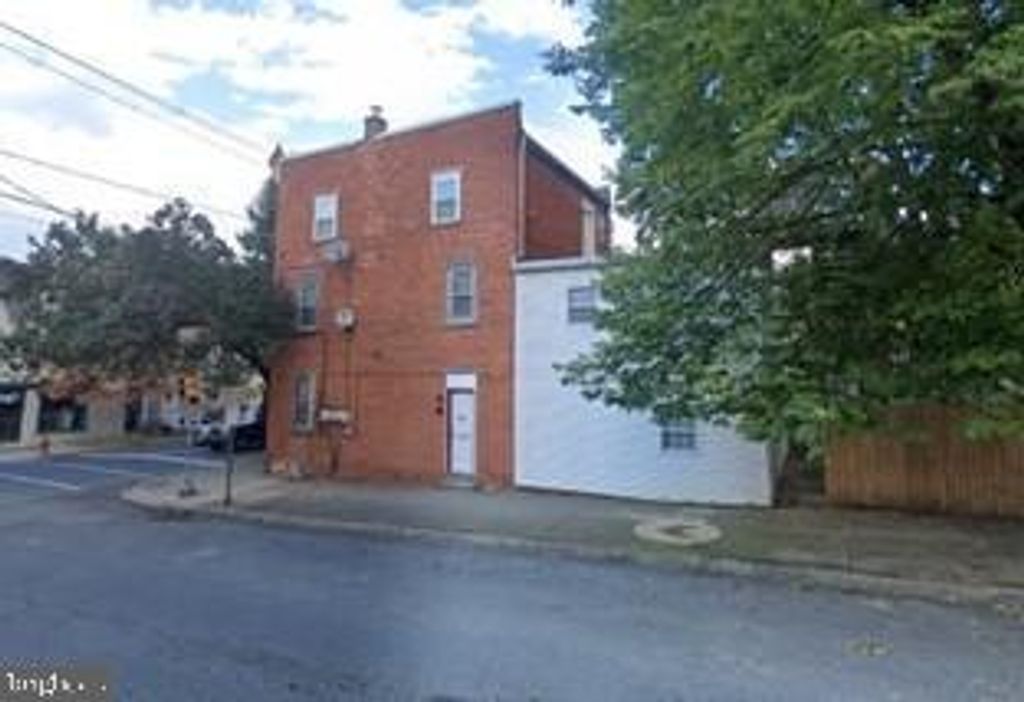 Photo of 53 N Plum St #2, LANCASTER, PA 17602 (MLS # PALA2084236)