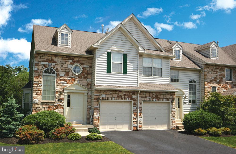 Gorgeous three bedroom townhome rental! Enter through your private front door to the gleaming hardwood floors on the first level. This home offers lots of upgrades, a gas fireplace, attached garage with remote entry, granite kitchen counter tops, upgraded appliances, sliding door to private patio, full size heavy duty washer and dryer in second floor laundry room, large master bath with double bowl granite vanity, garden tub, shower and two linen closets! Hall bathroom with shower tub and granite vanity top, huge finished lower level with study!
Located in the beautiful Heritage Summer Hill rental community surrounded by open space, just minutes to downtown Doylestown and close to major connecting routes Summer Hill offers a country setting with city convenience. We are happy to welcome your four legged friends and don't charge any additional fees, please ask about our breed restrictions.