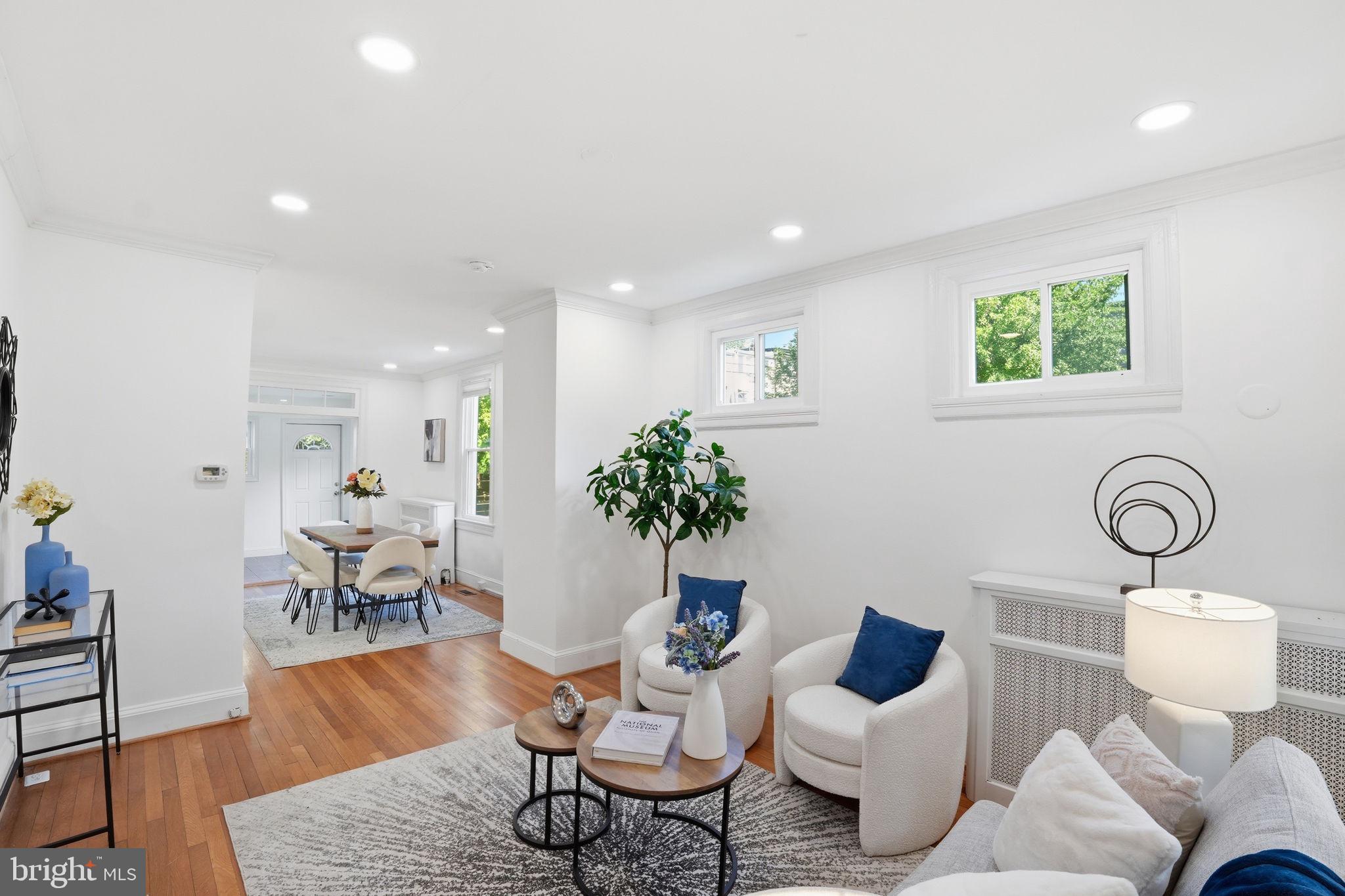 1228 ORREN STREET NE