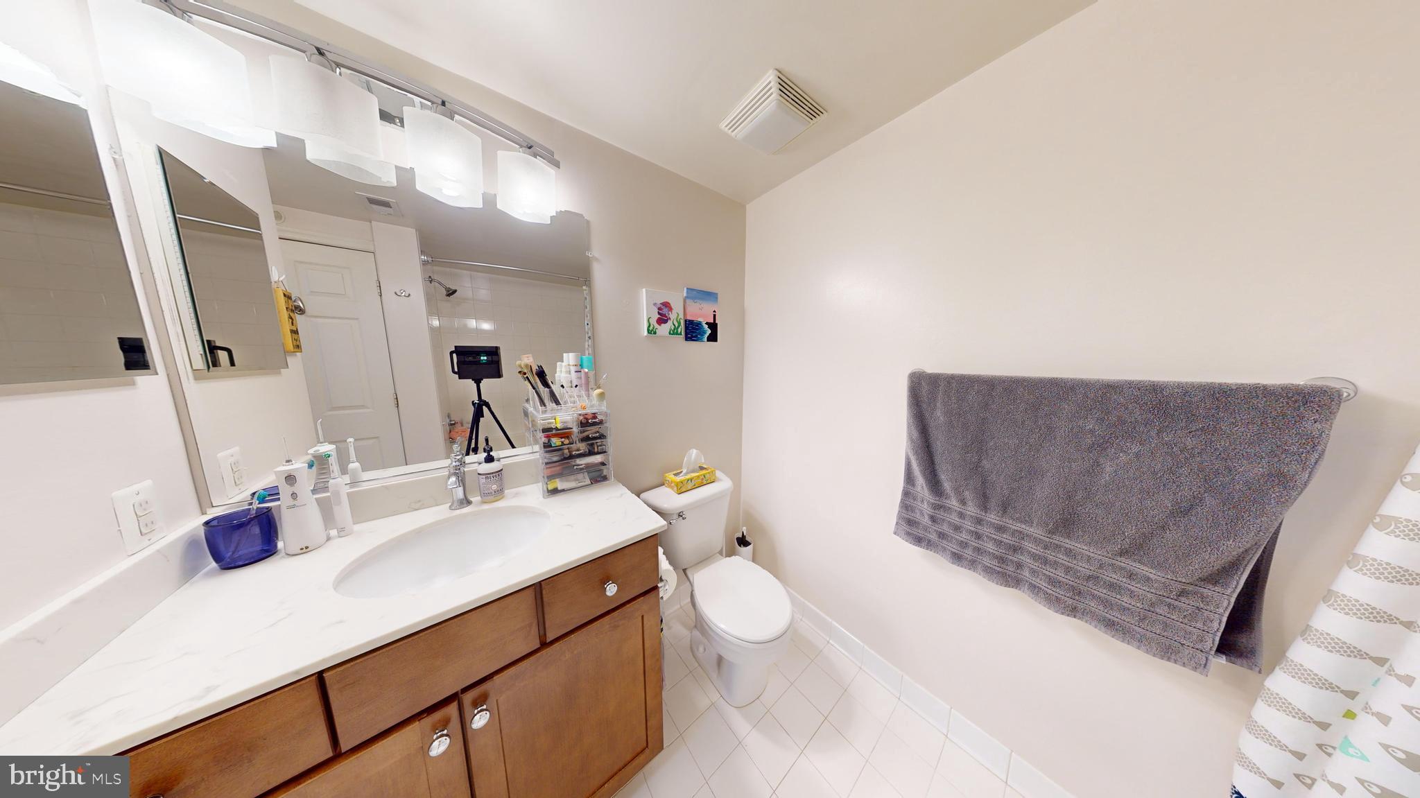 LEXINGTON SQUARE - Residential Lease