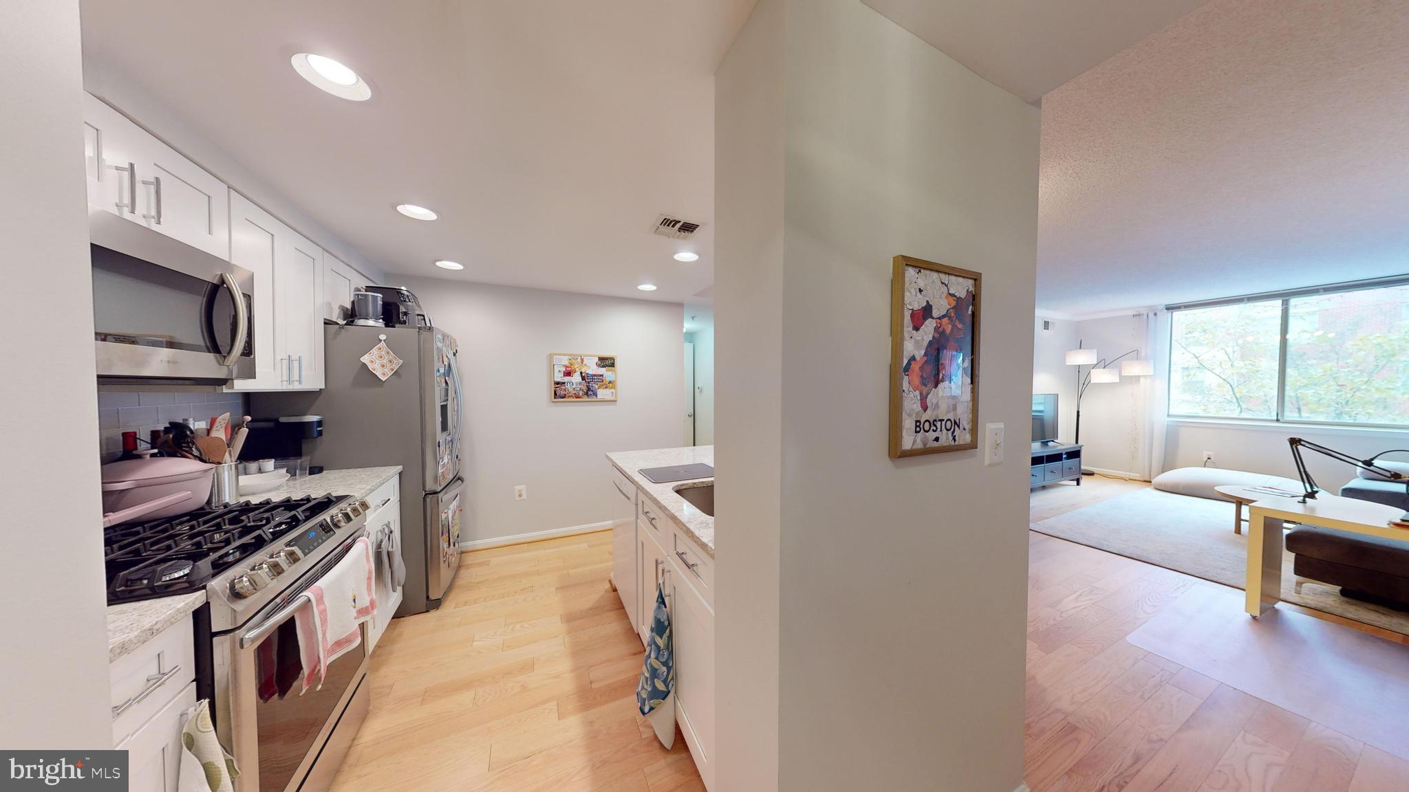 LEXINGTON SQUARE - Residential Lease