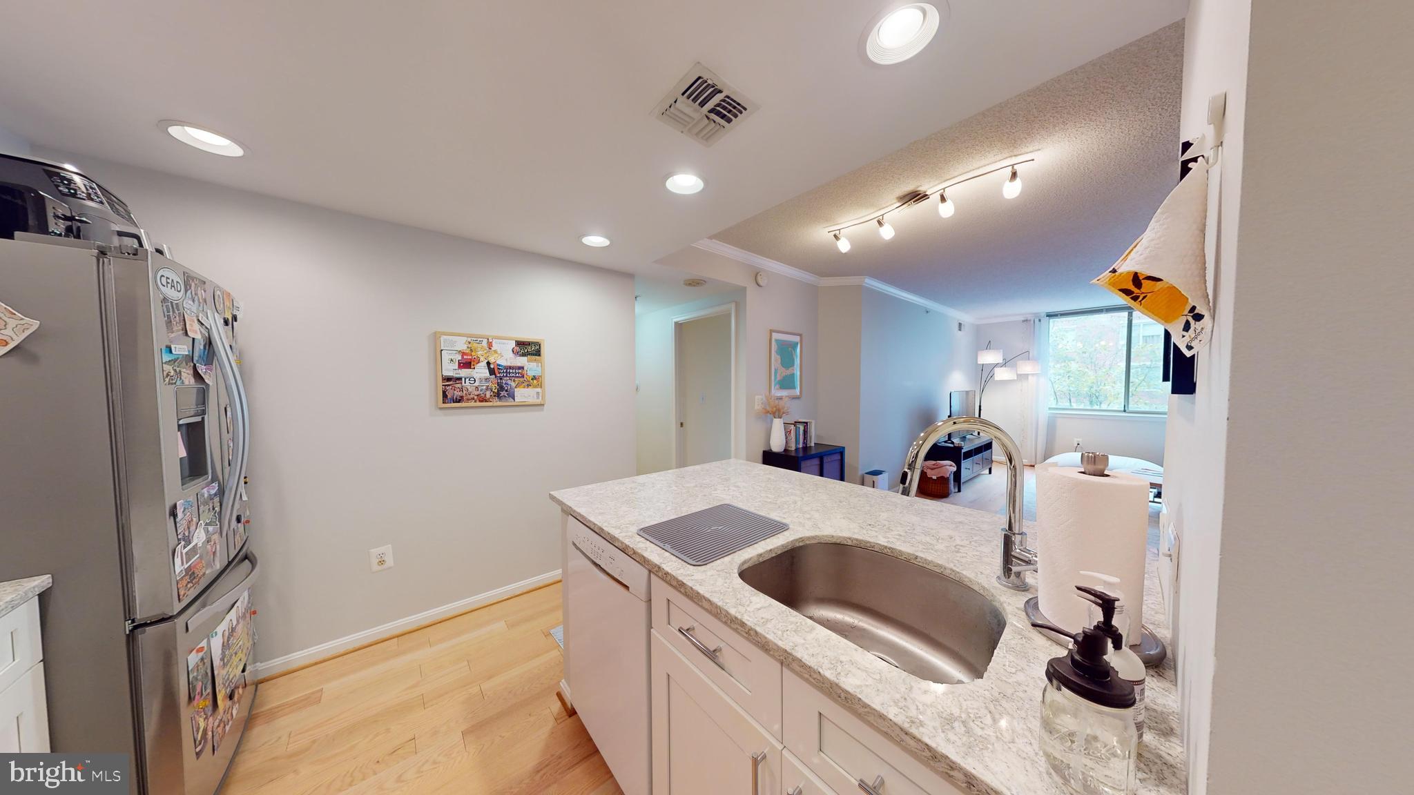 LEXINGTON SQUARE - Residential Lease