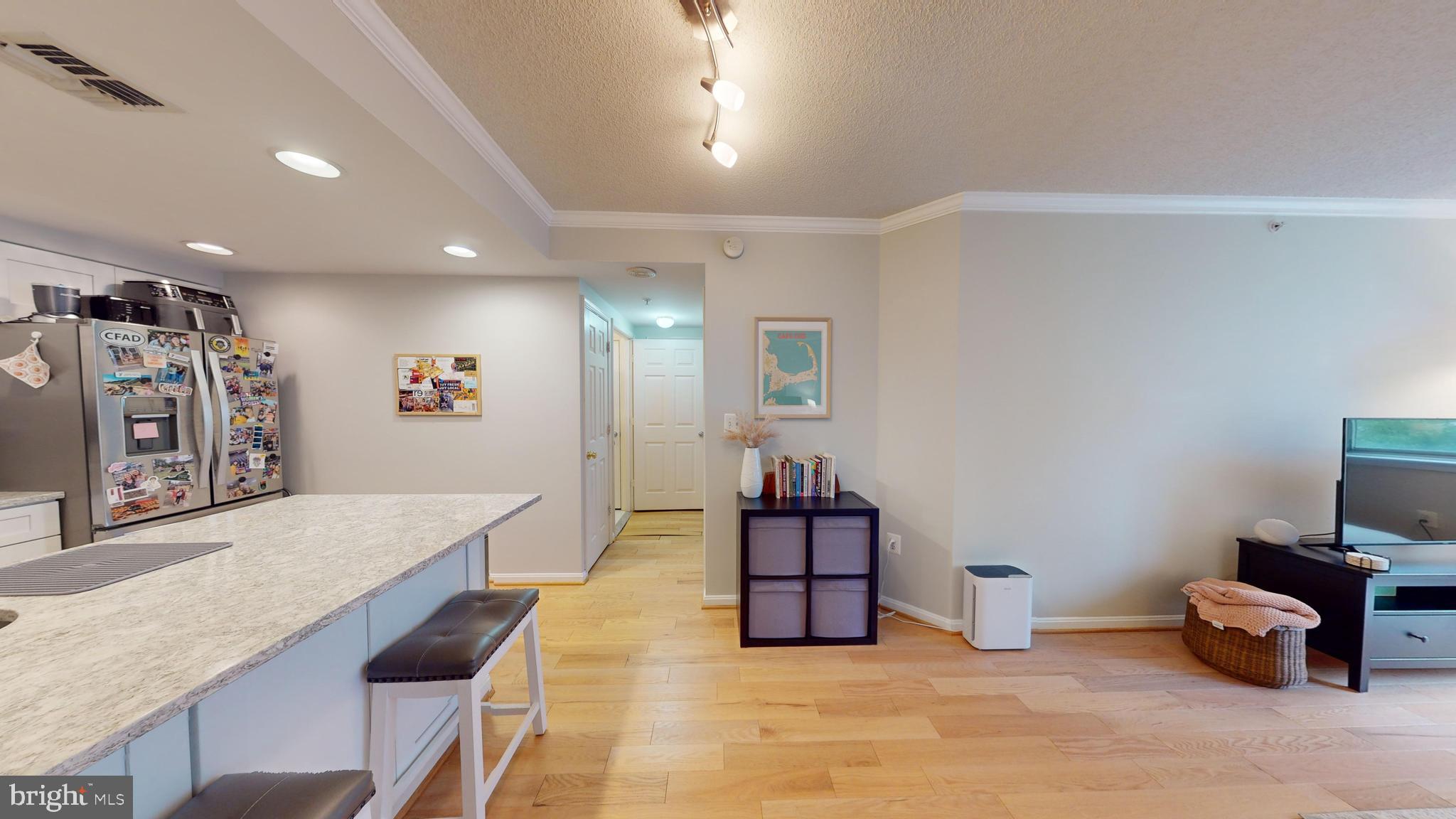 LEXINGTON SQUARE - Residential Lease