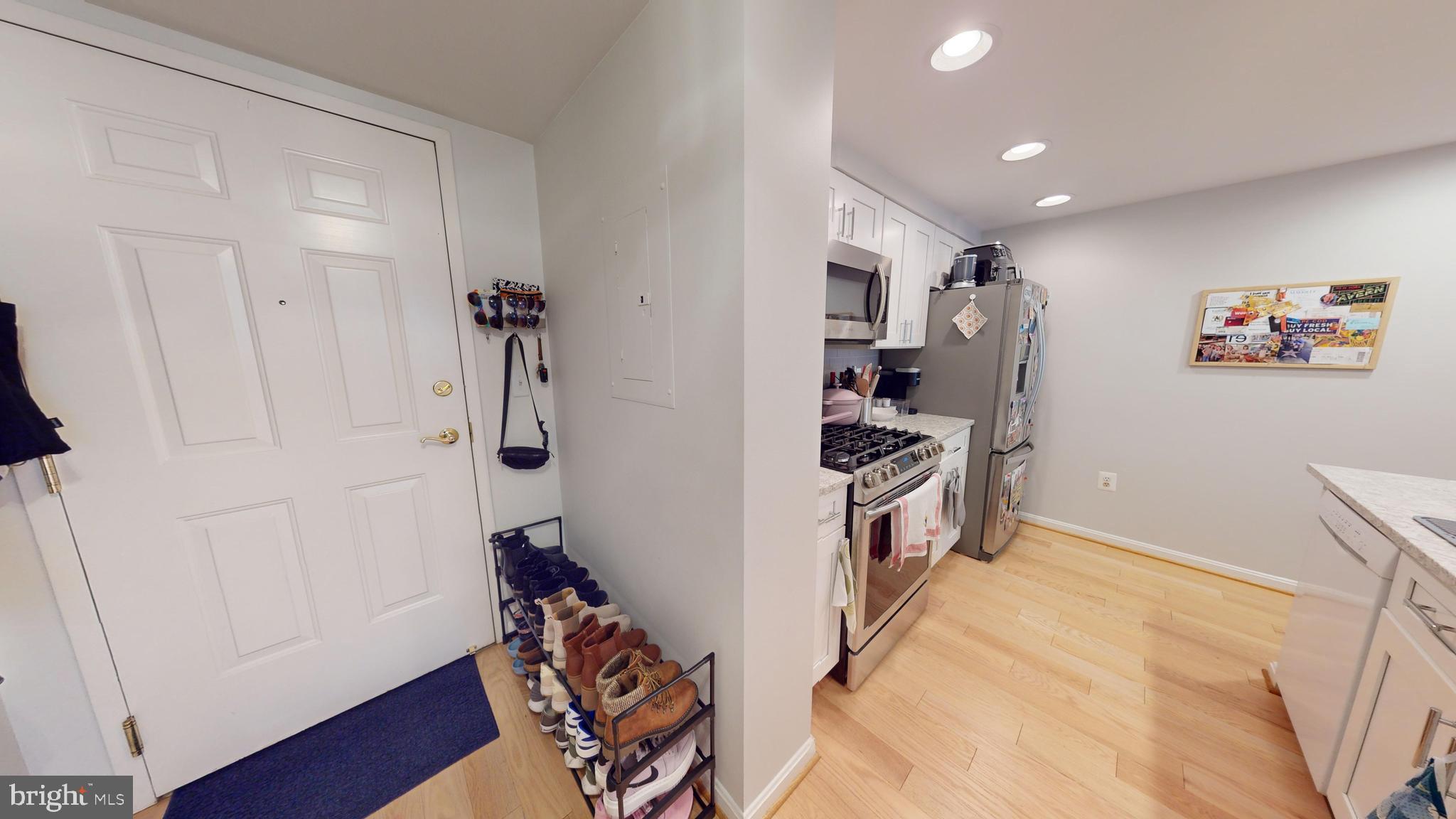 LEXINGTON SQUARE - Residential Lease