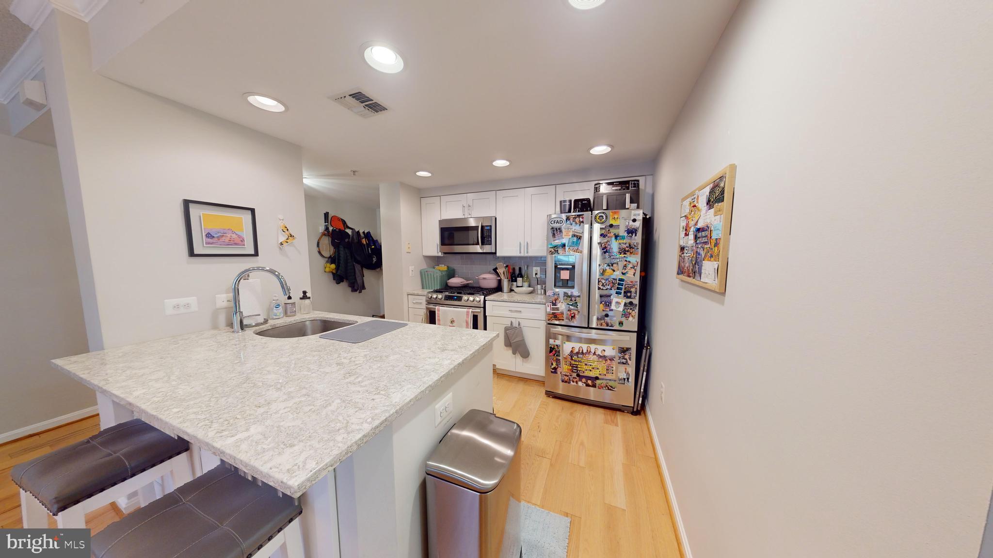 LEXINGTON SQUARE - Residential Lease