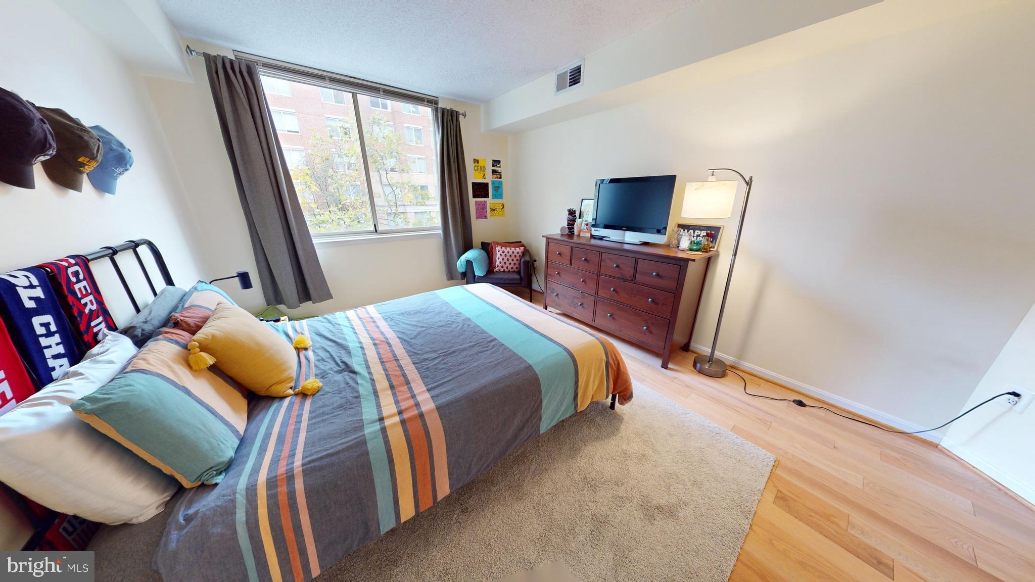 LEXINGTON SQUARE - Residential Lease