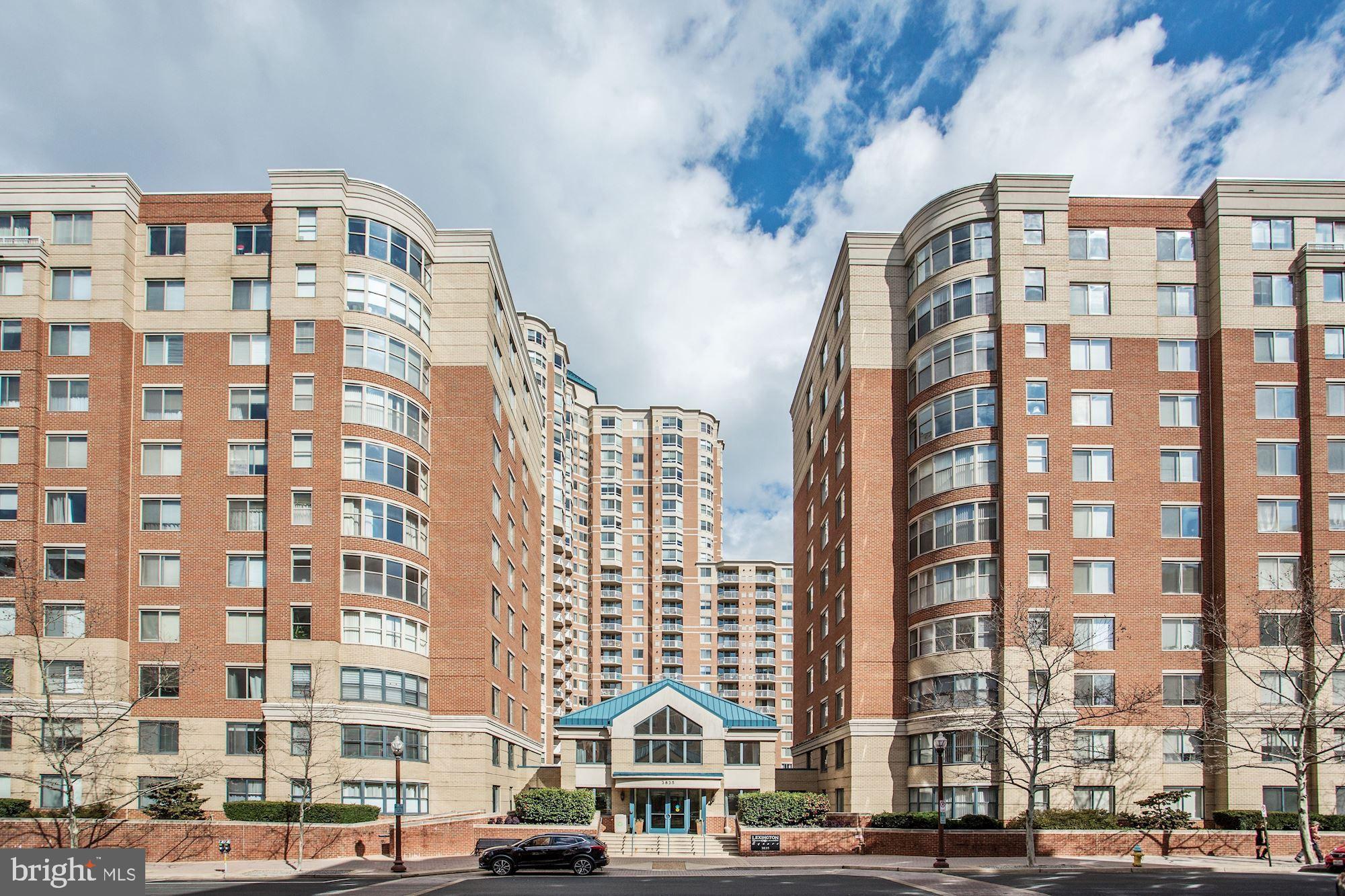 LEXINGTON SQUARE - Residential Lease
