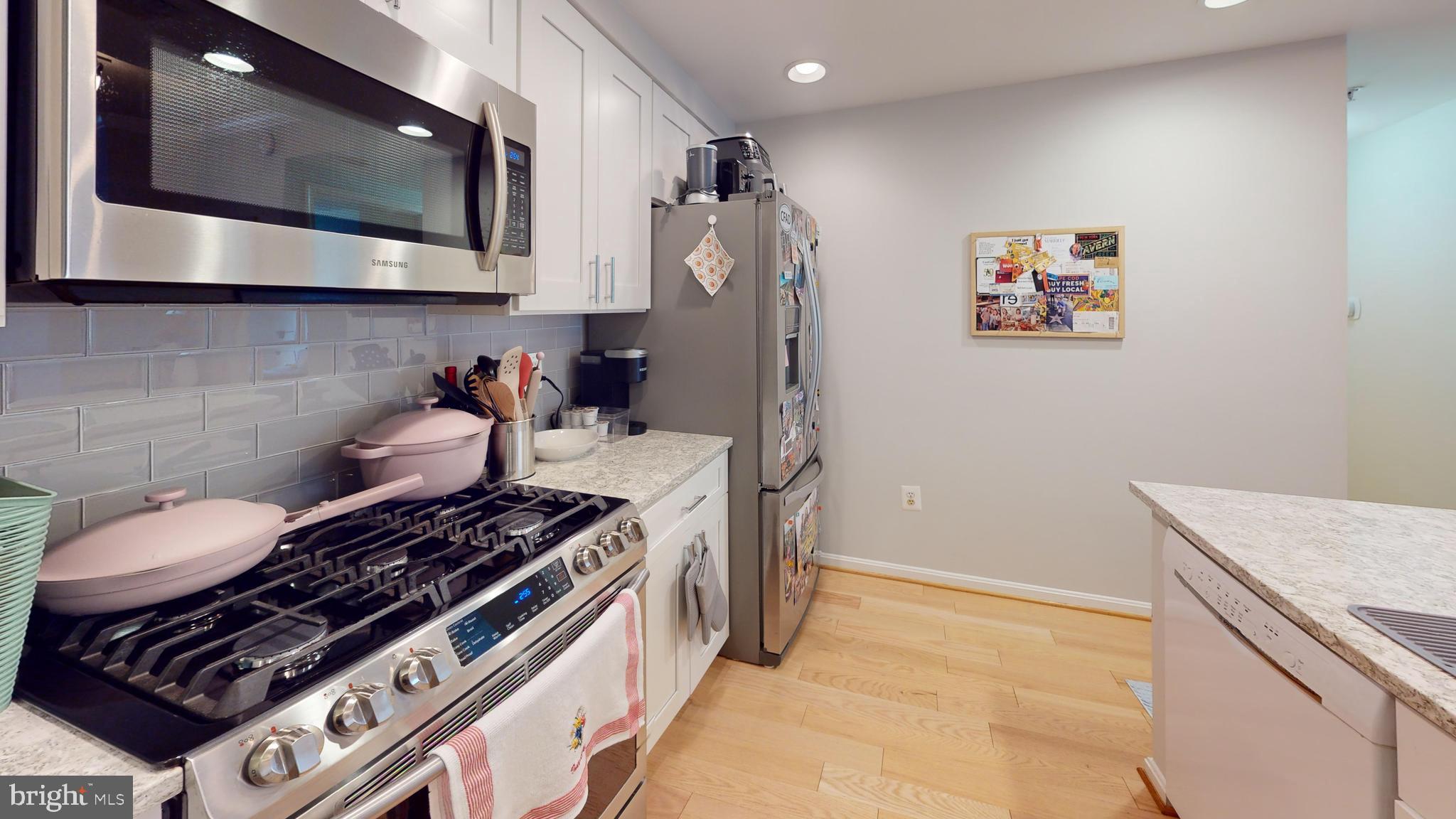 LEXINGTON SQUARE - Residential Lease