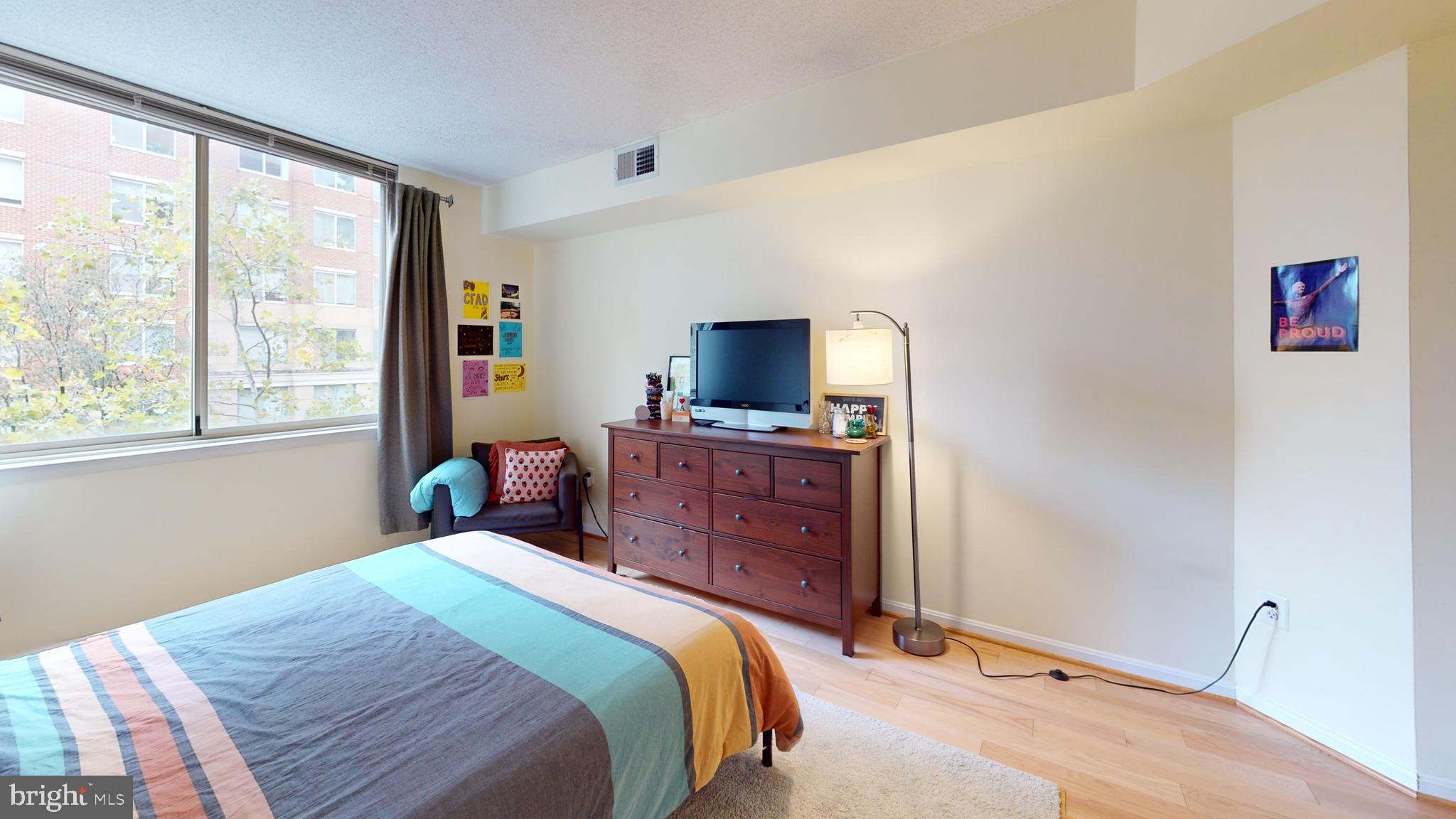 LEXINGTON SQUARE - Residential Lease