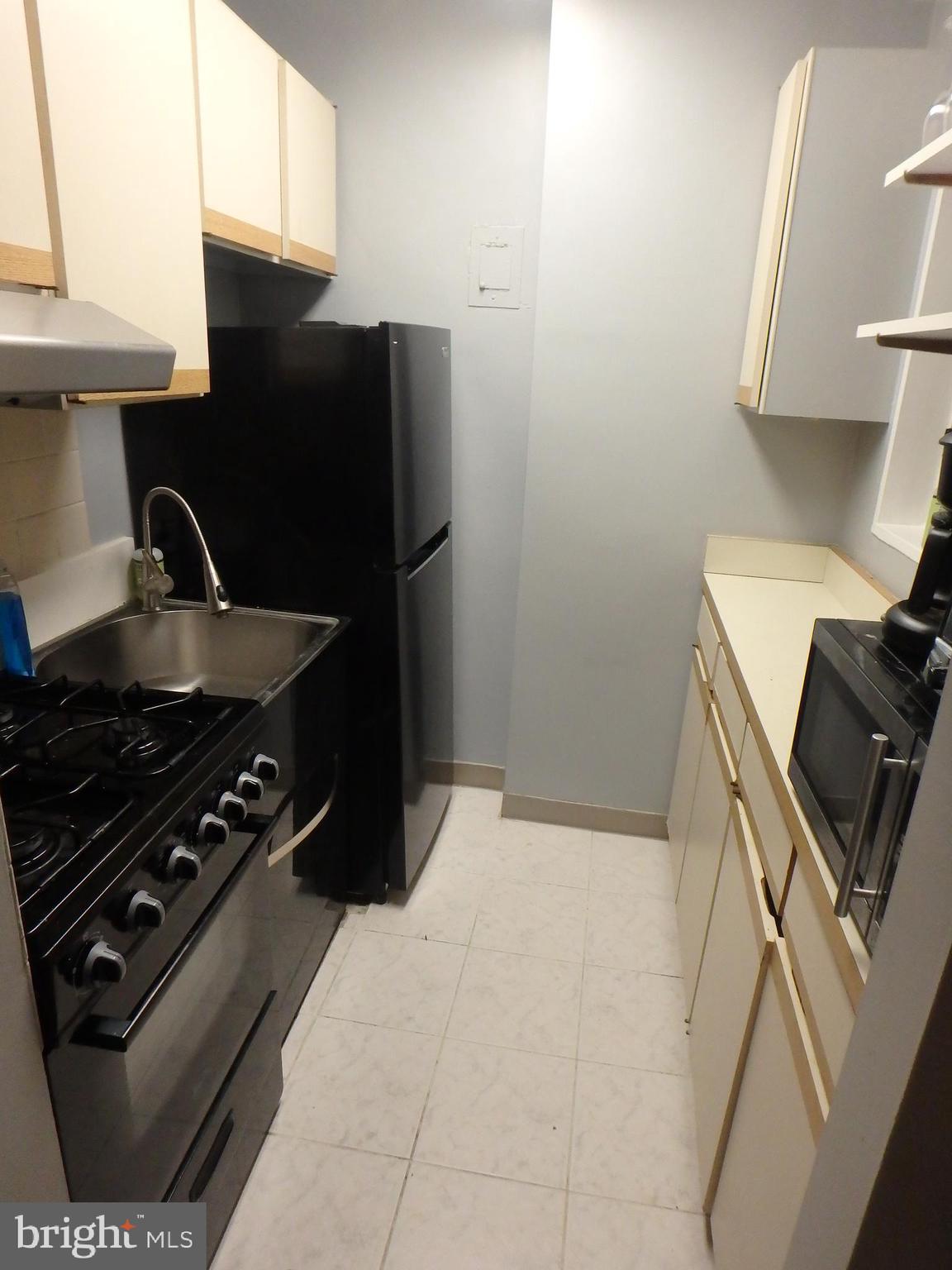 RIVER PLACE - Residential Lease