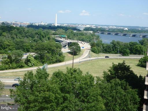 RIVER PLACE - Residential Lease