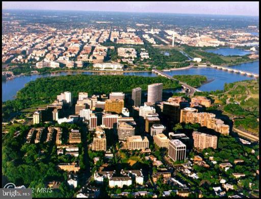 RIVER PLACE - Residential Lease