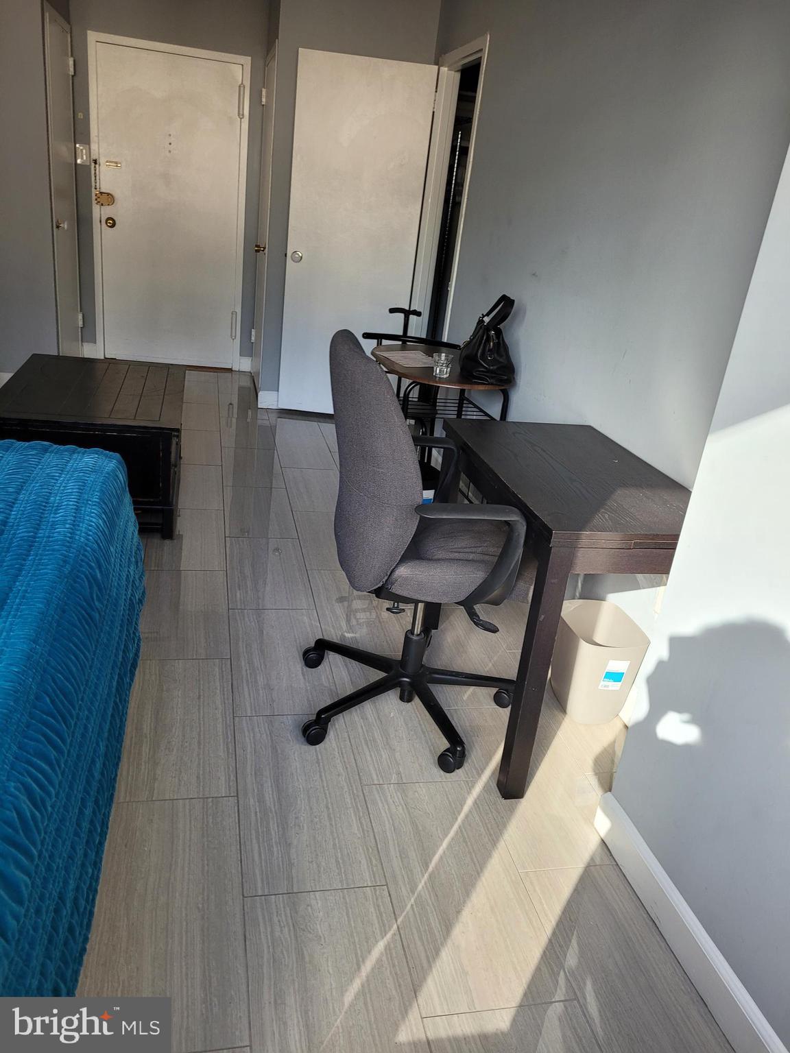 RIVER PLACE - Residential Lease