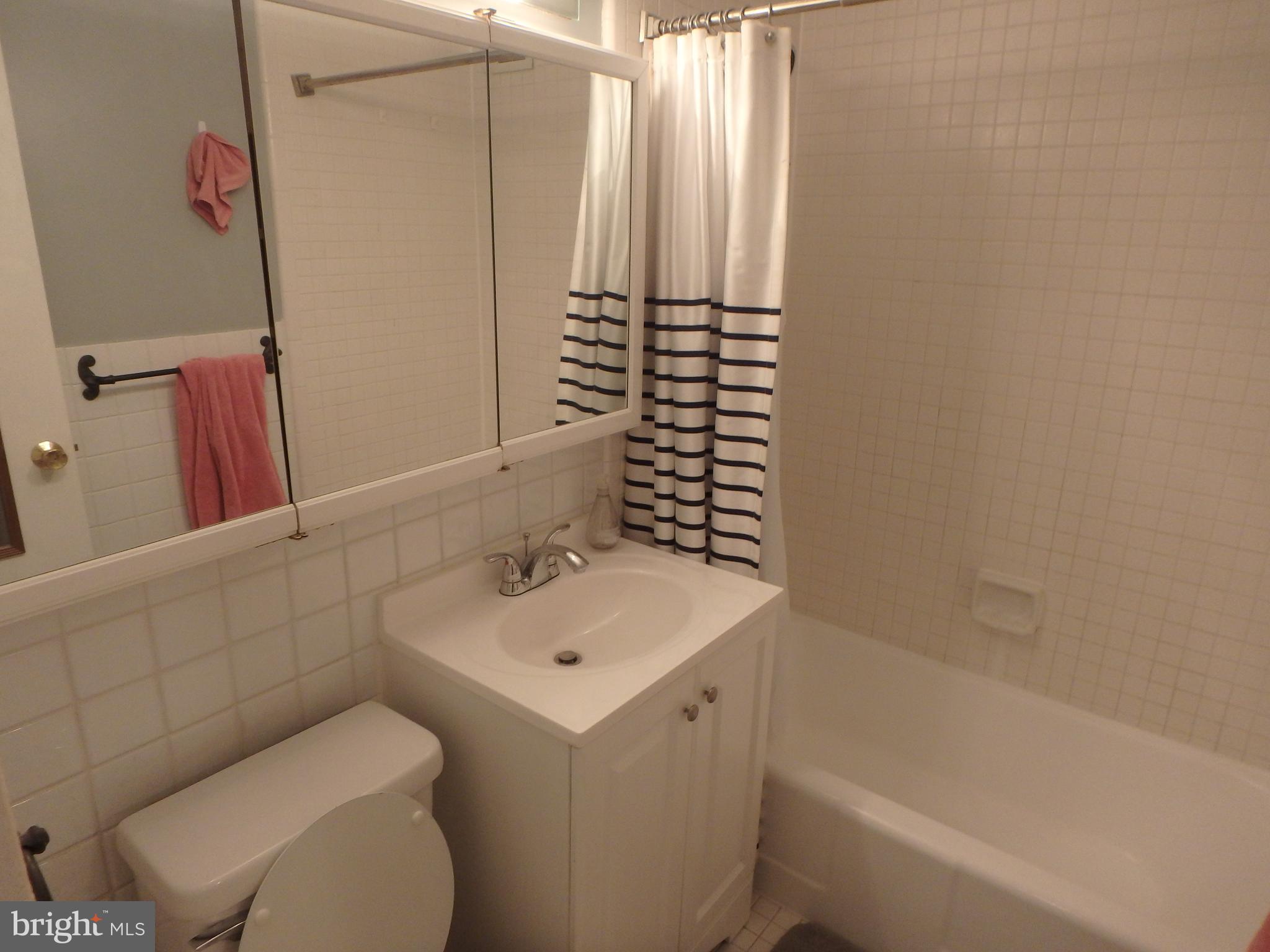 RIVER PLACE - Residential Lease