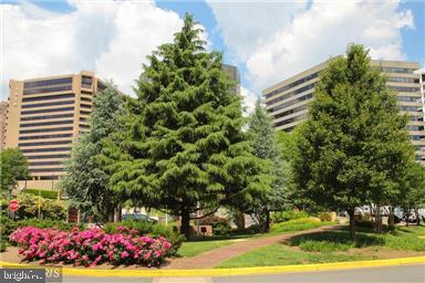 RIVER PLACE - Residential Lease