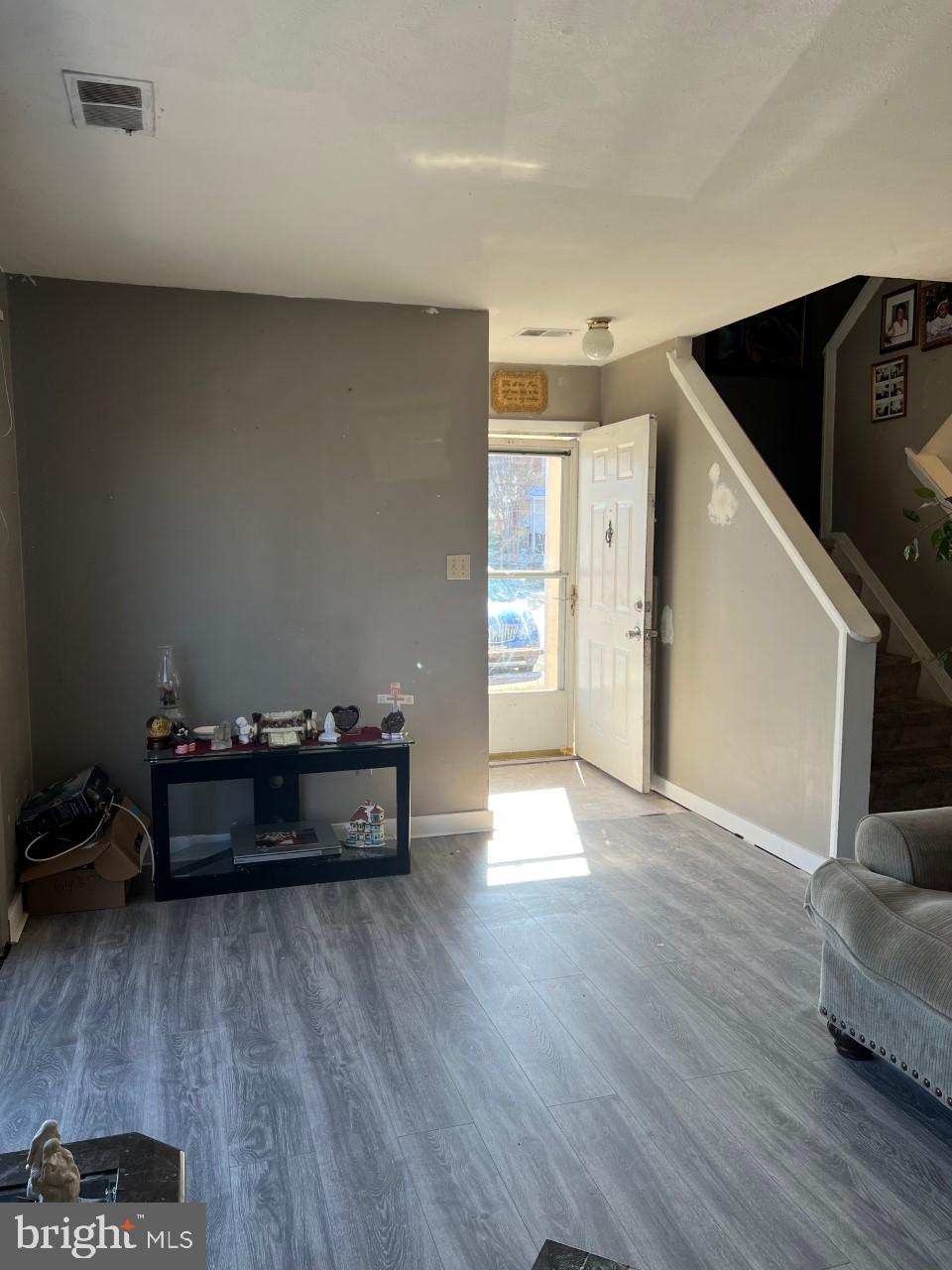 HERITAGE SQUARE - Residential