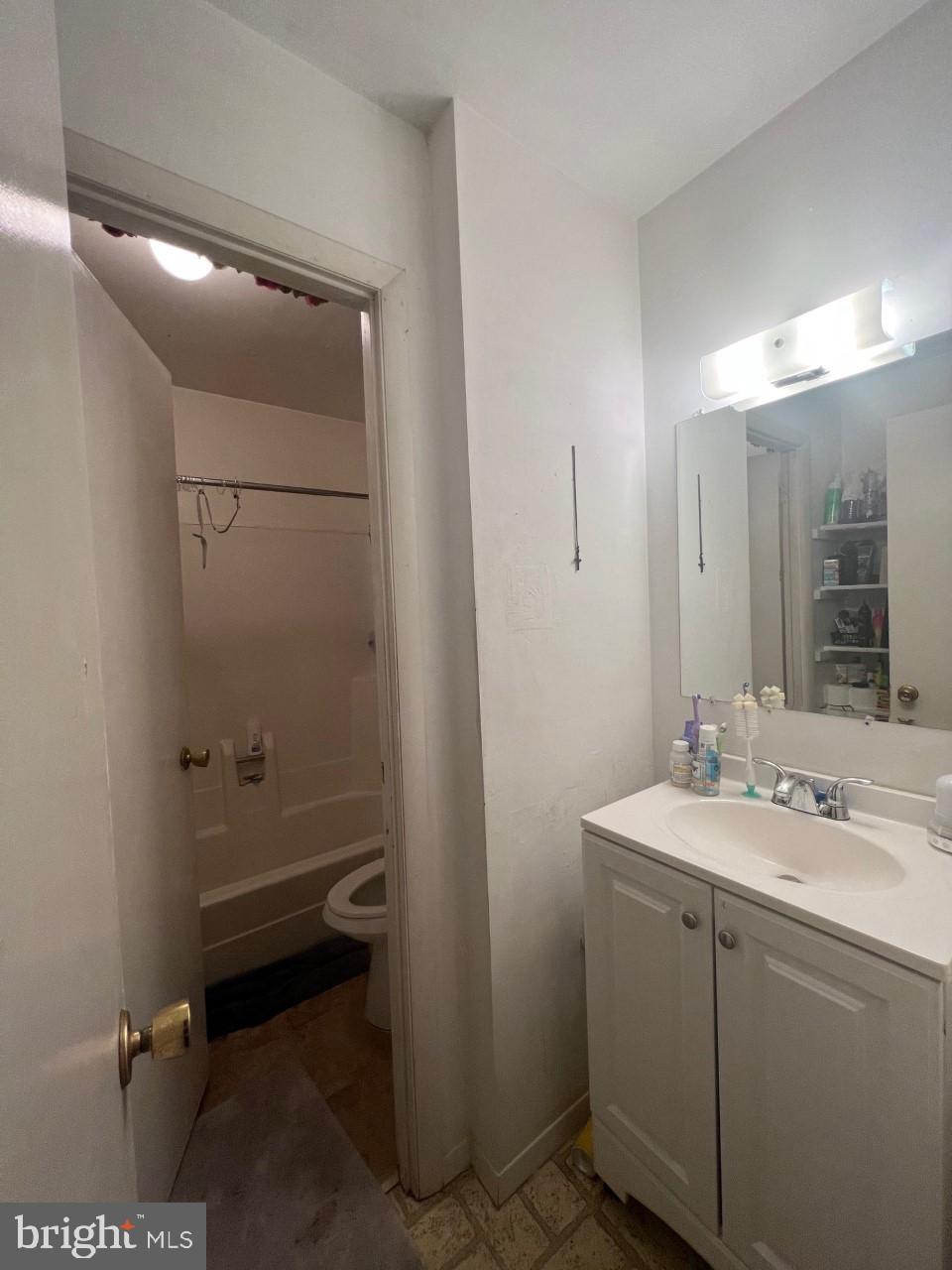 HERITAGE SQUARE - Residential