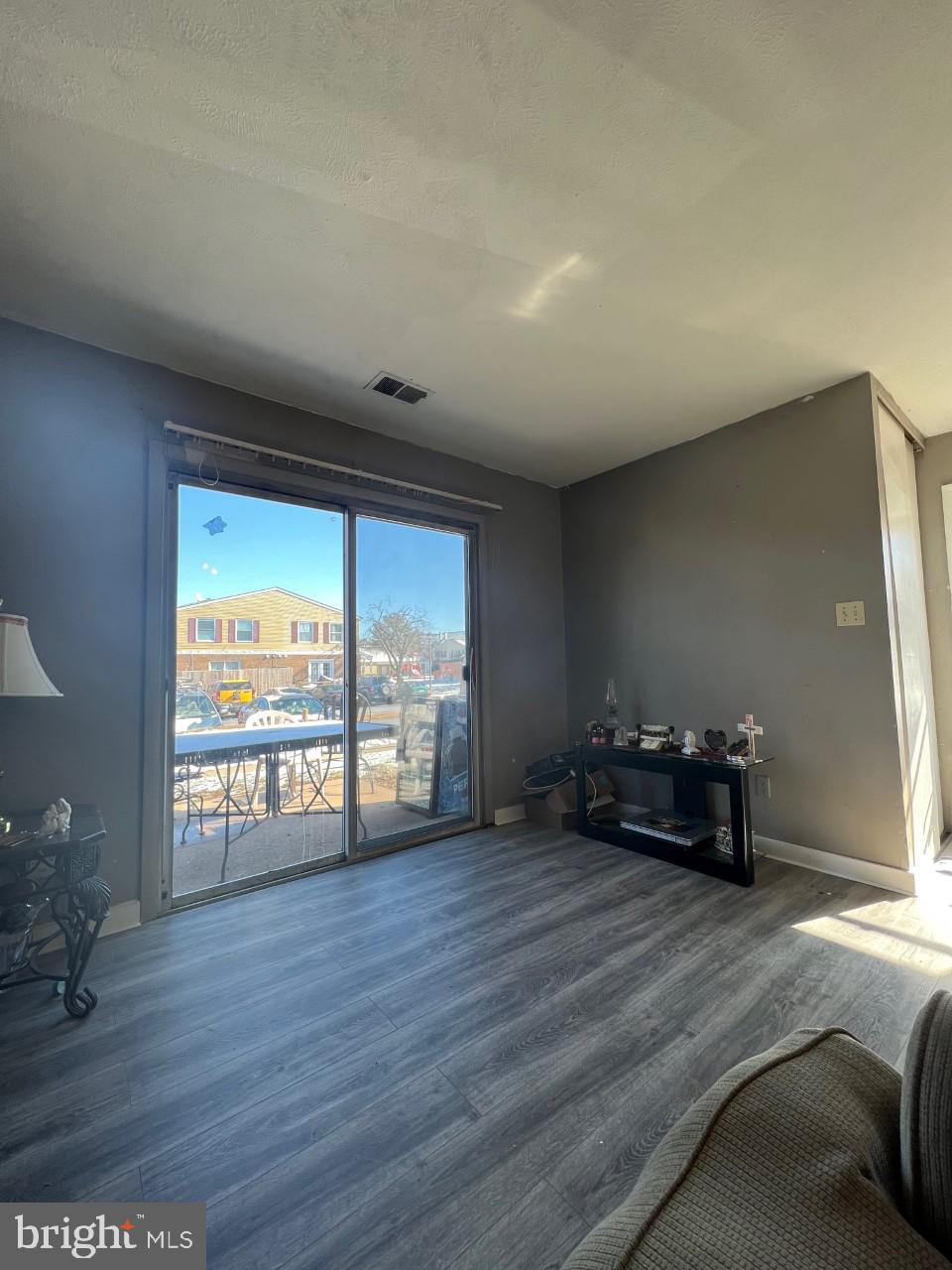 HERITAGE SQUARE - Residential