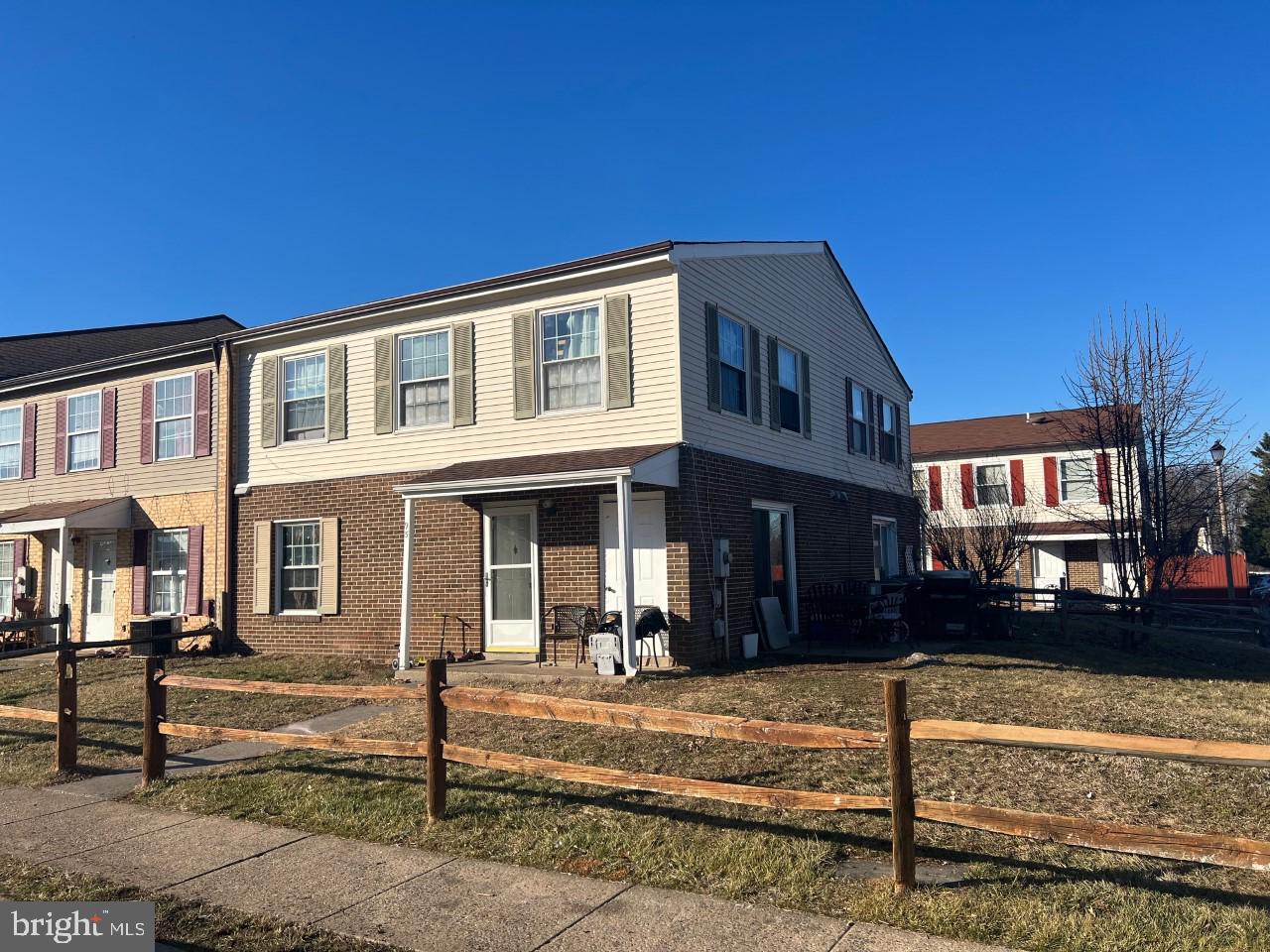 HERITAGE SQUARE - Residential