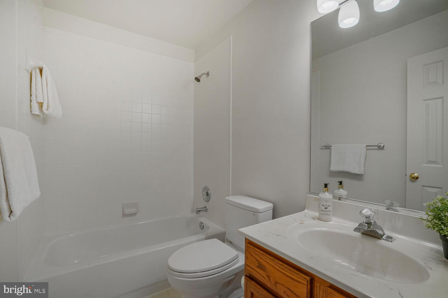 WOODLAND LAKE - Residential