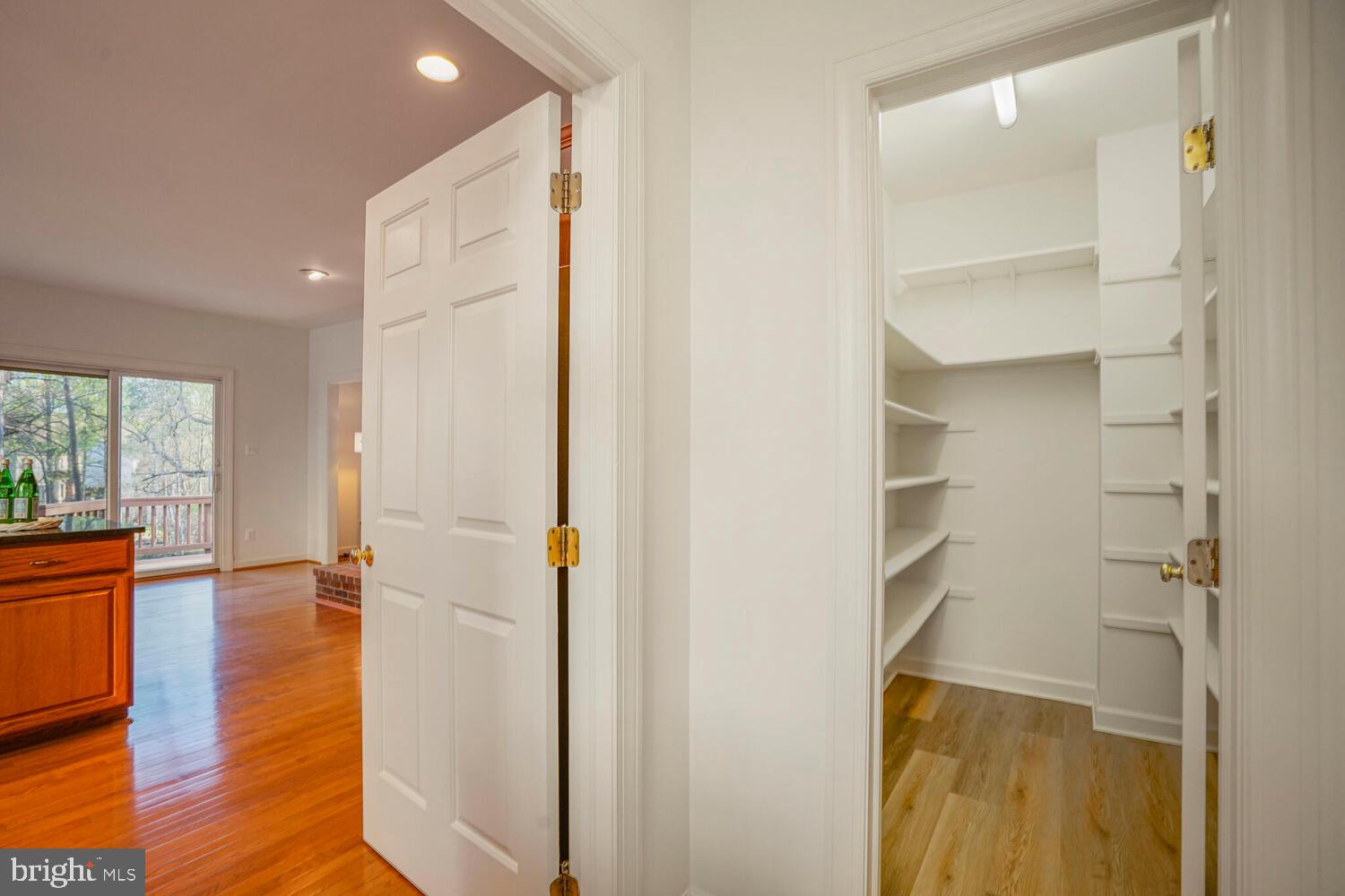 WOODLAND LAKE - Residential